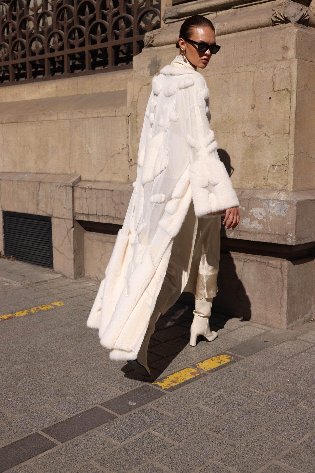 WHITE ELEGANT DESIGN CHIFFON MINK FUR -BJR 24