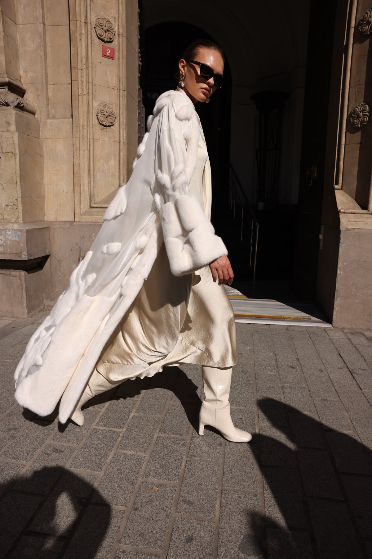 WHITE ELEGANT DESIGN CHIFFON MINK FUR -BJR 24