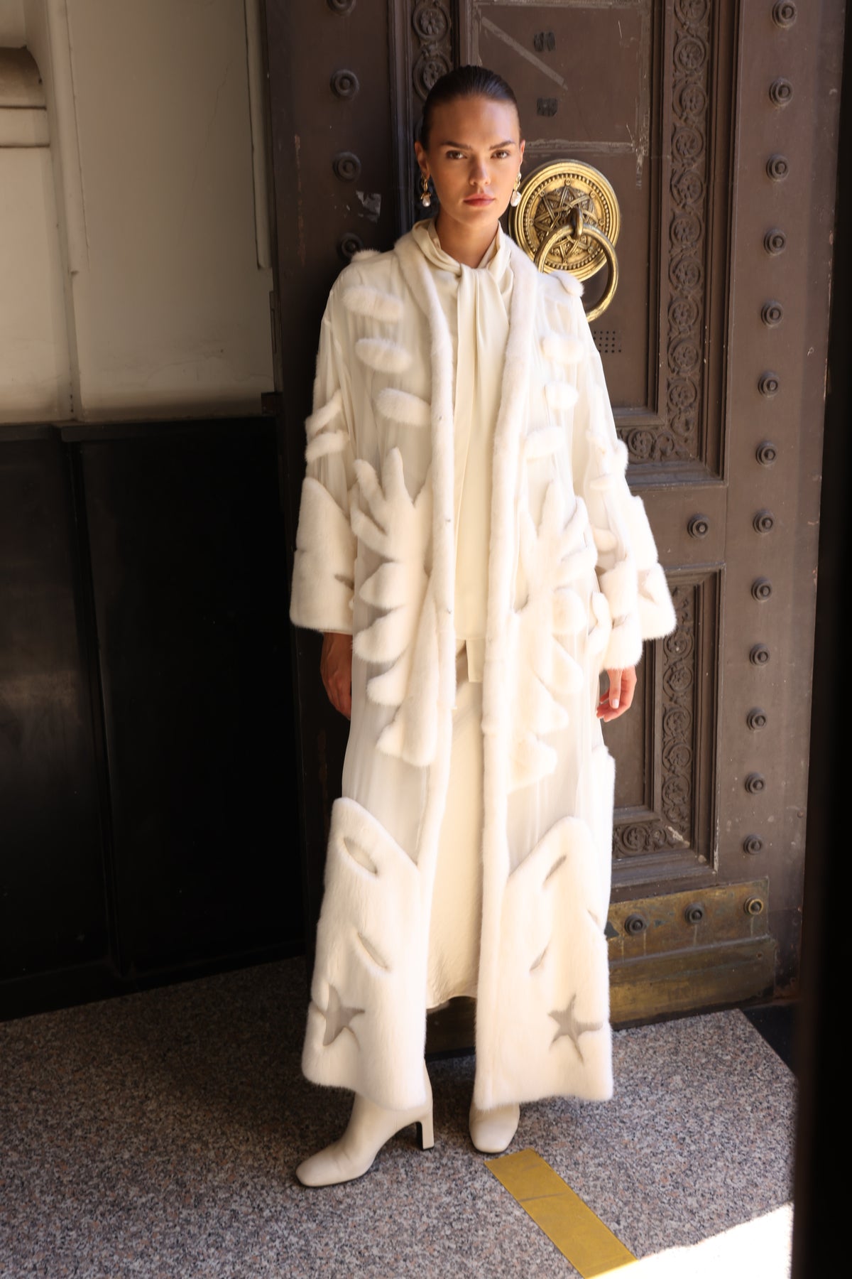 WHITE ELEGANT DESIGN CHIFFON MINK FUR -BJR 24