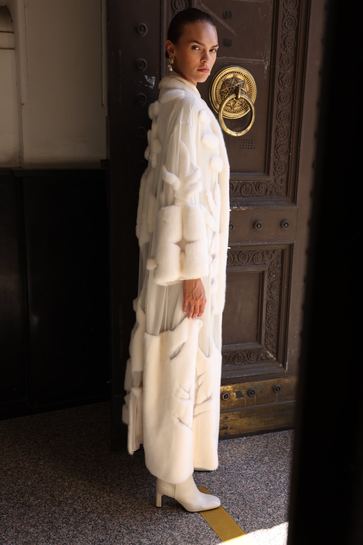 WHITE ELEGANT DESIGN CHIFFON MINK FUR -BJR 24