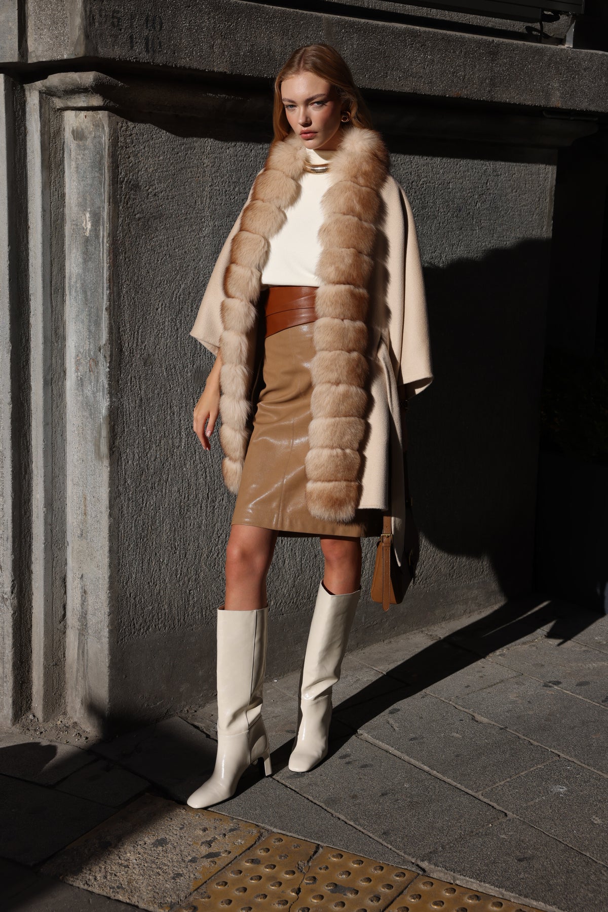 BEIGE ELEGANCE ALPACA FOX JACKET