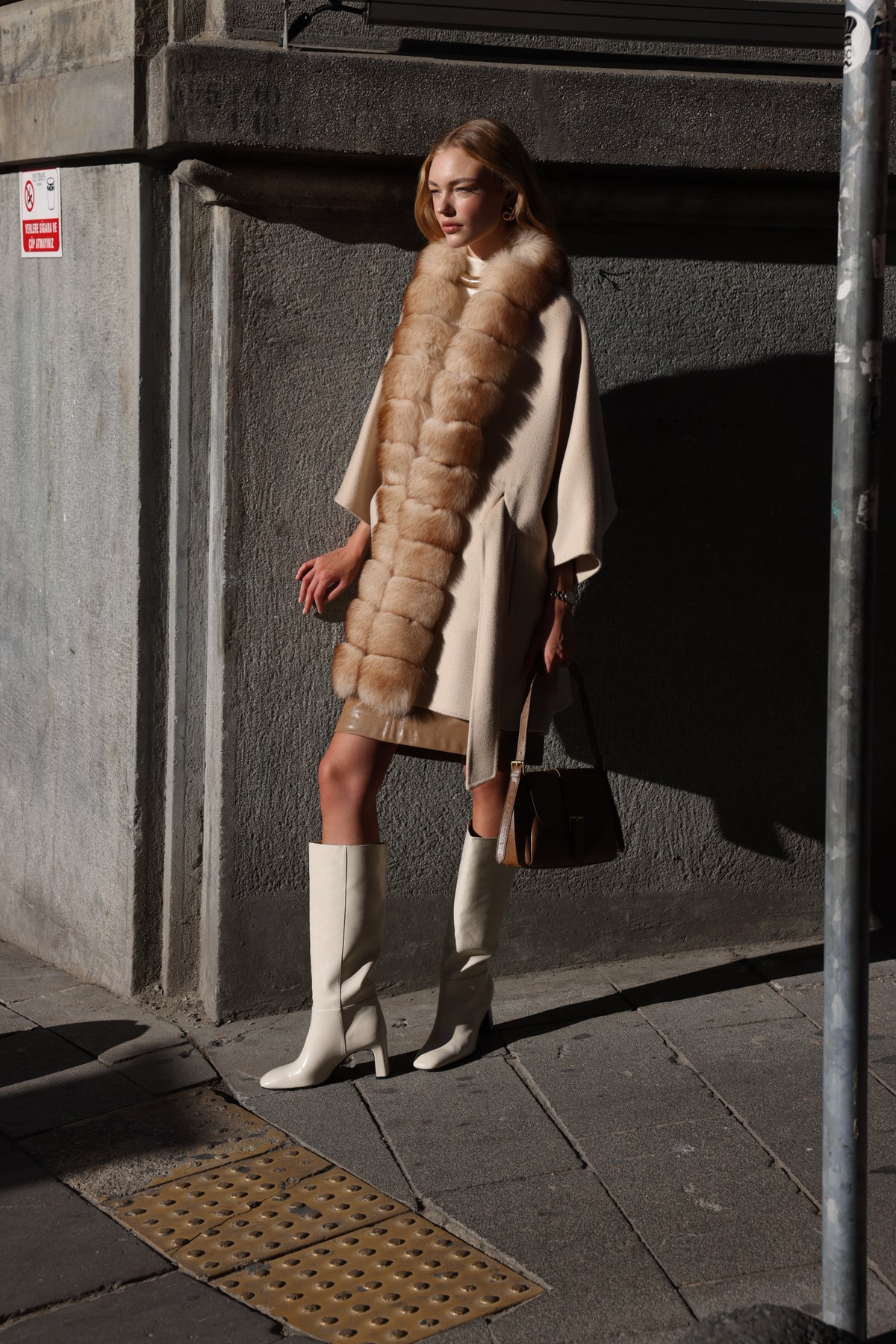 BEIGE ELEGANCE ALPACA FOX JACKET