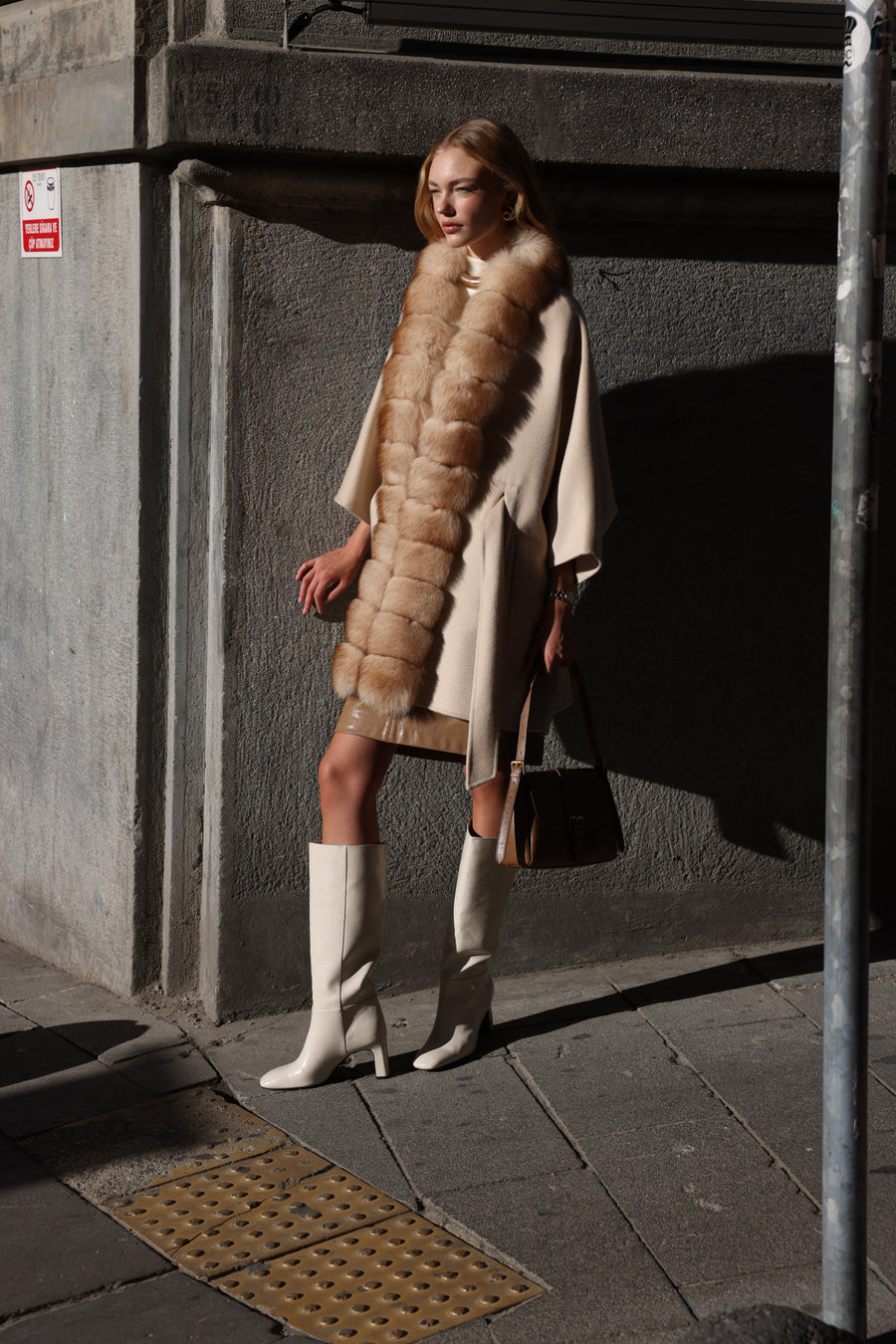 BEIGE ELEGANCE ALPACA FOX JACKET