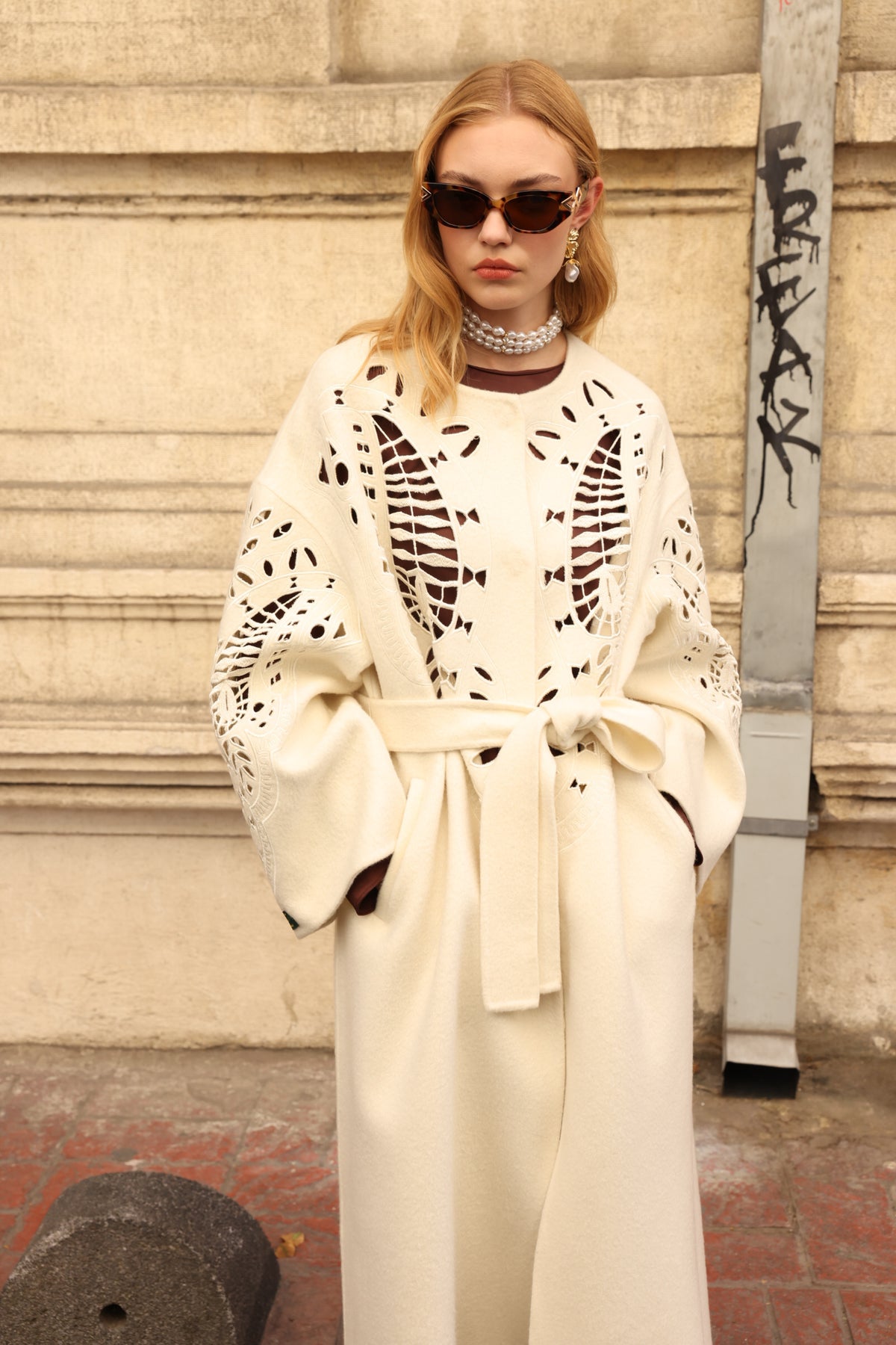 WHITE EMBROIDERED ALPACA COAT -9687