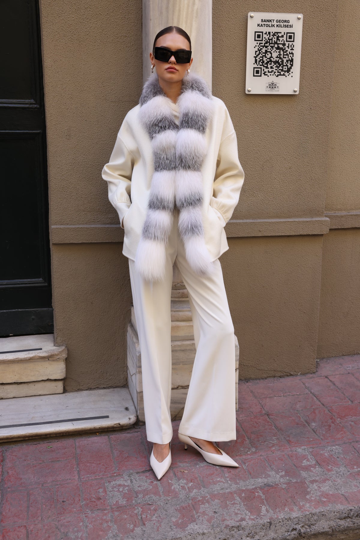 WHITE ELEGANCE ALPACA FOX JACKET