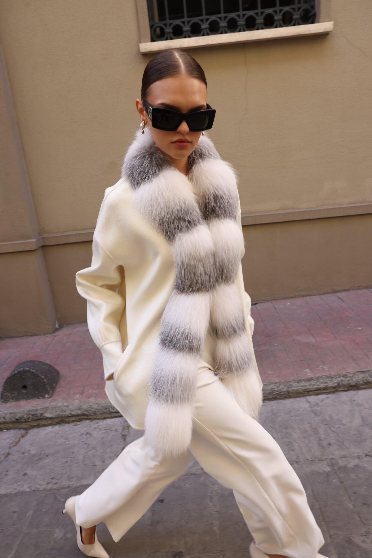 WHITE ELEGANCE ALPACA FOX JACKET