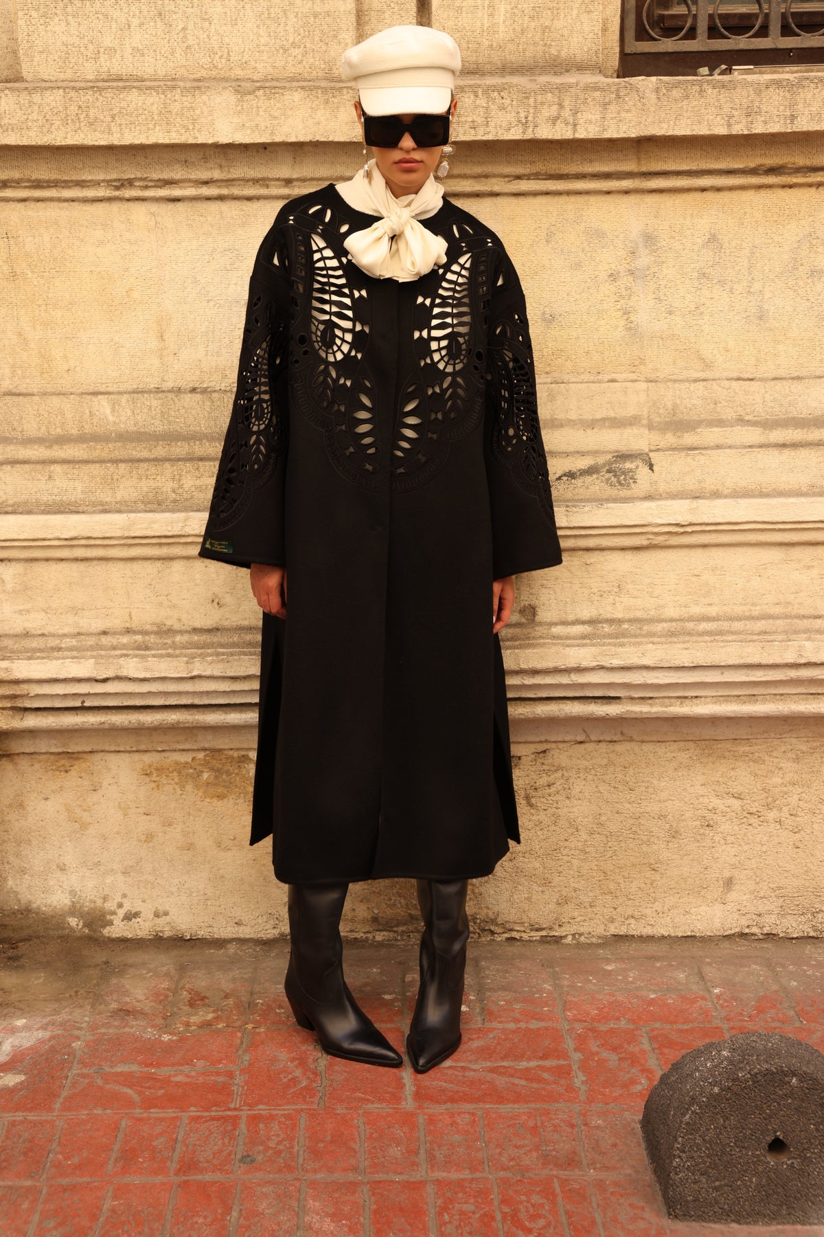 BLACK EMBROIDERED ALPACA COAT -9687