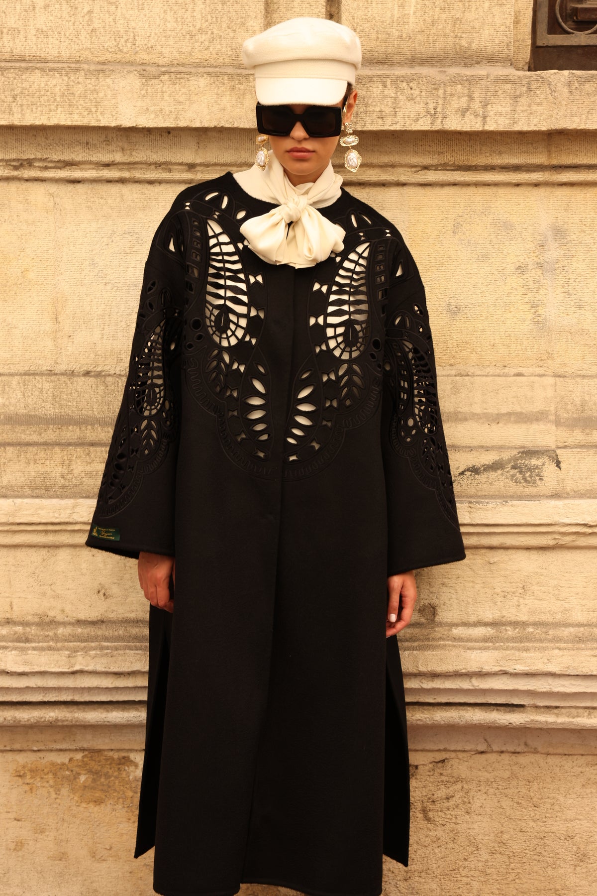 BLACK EMBROIDERED ALPACA COAT -9687