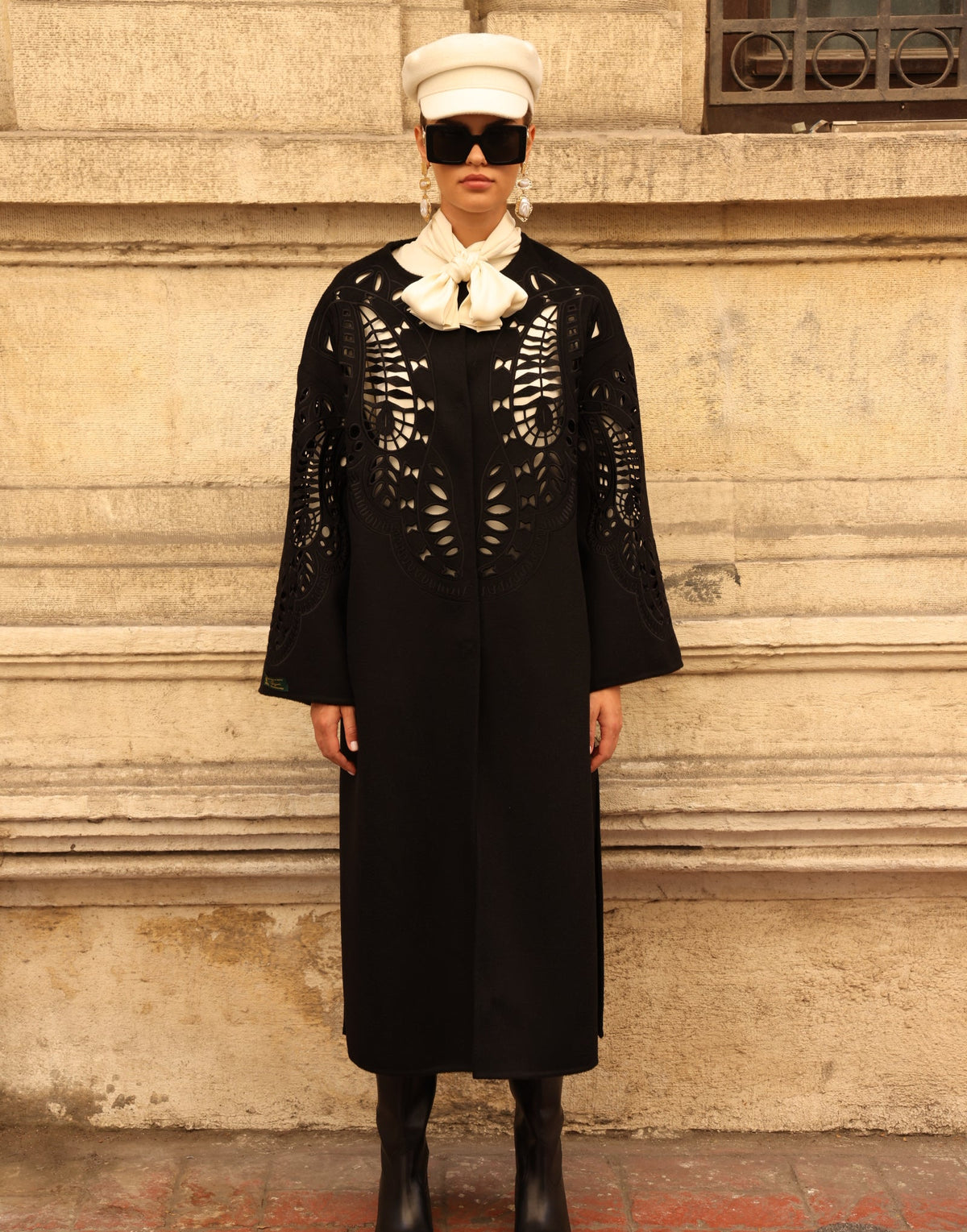 BLACK EMBROIDERED ALPACA COAT -9687