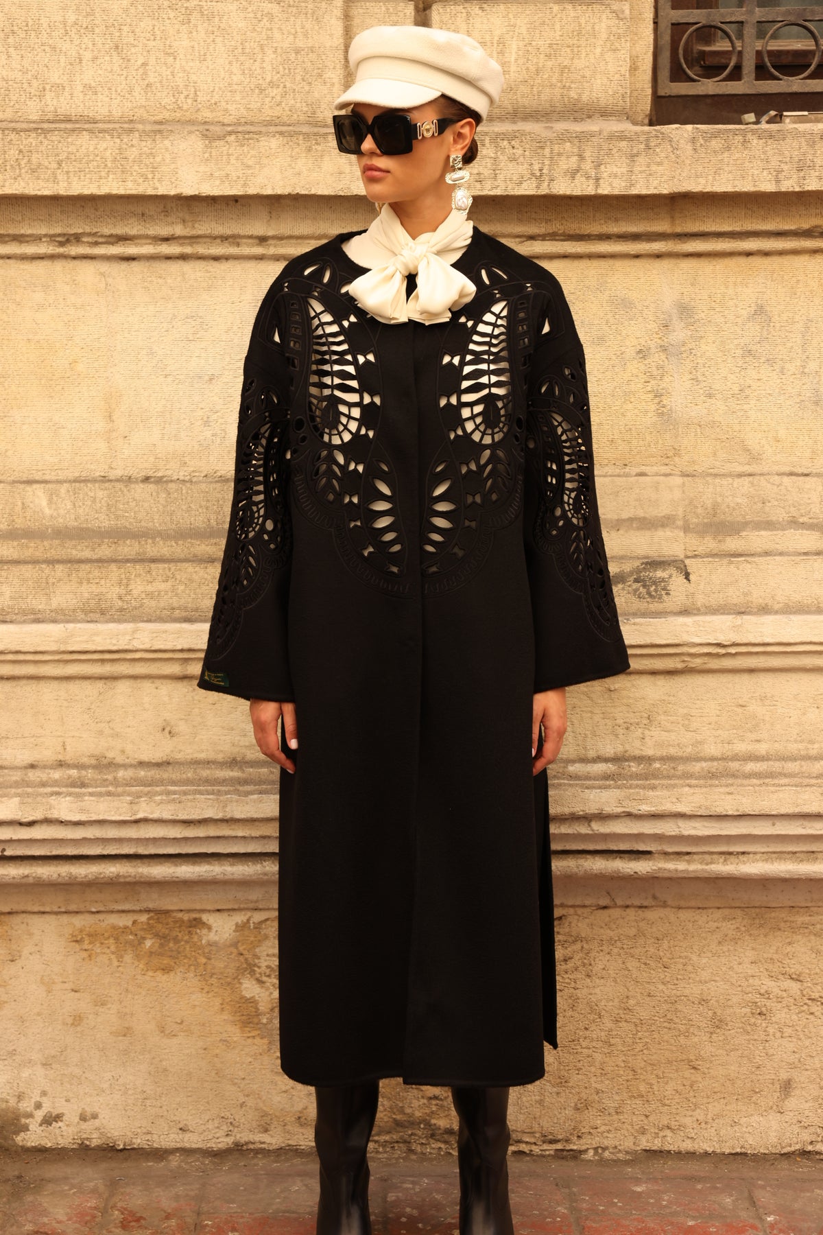 BLACK EMBROIDERED ALPACA COAT -9687
