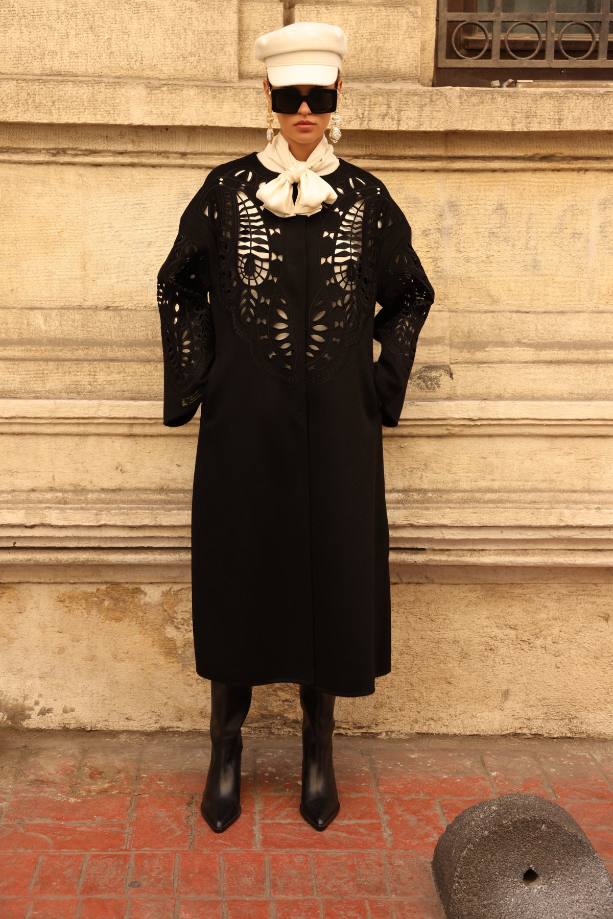 BLACK EMBROIDERED ALPACA COAT -9687