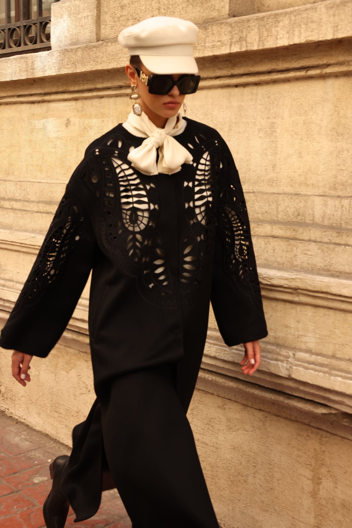 BLACK EMBROIDERED ALPACA COAT -9687