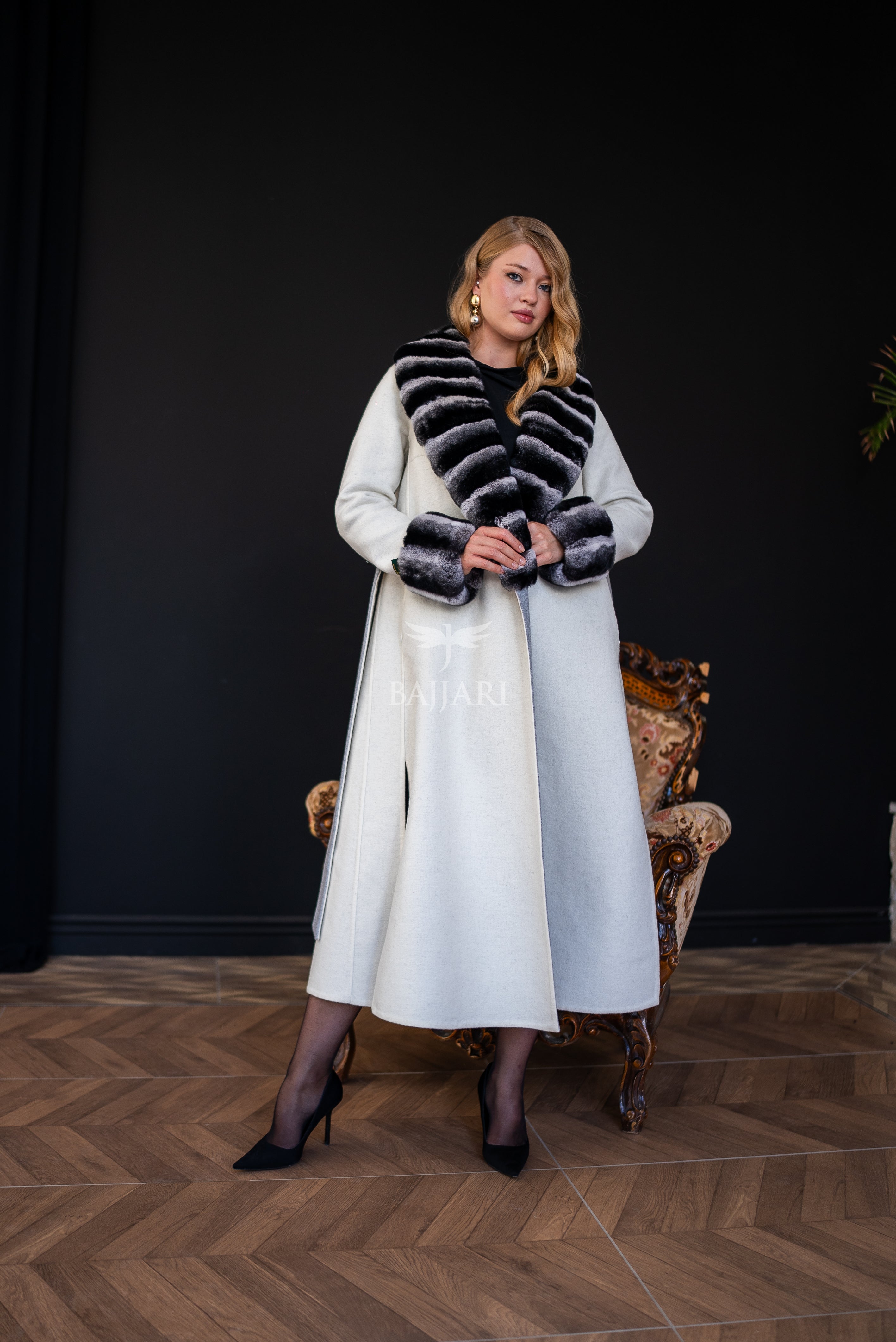 The New Name of Winter Elegance: Fur-Trimmed Alpaca Rabbit Rex -1113 Rex-
