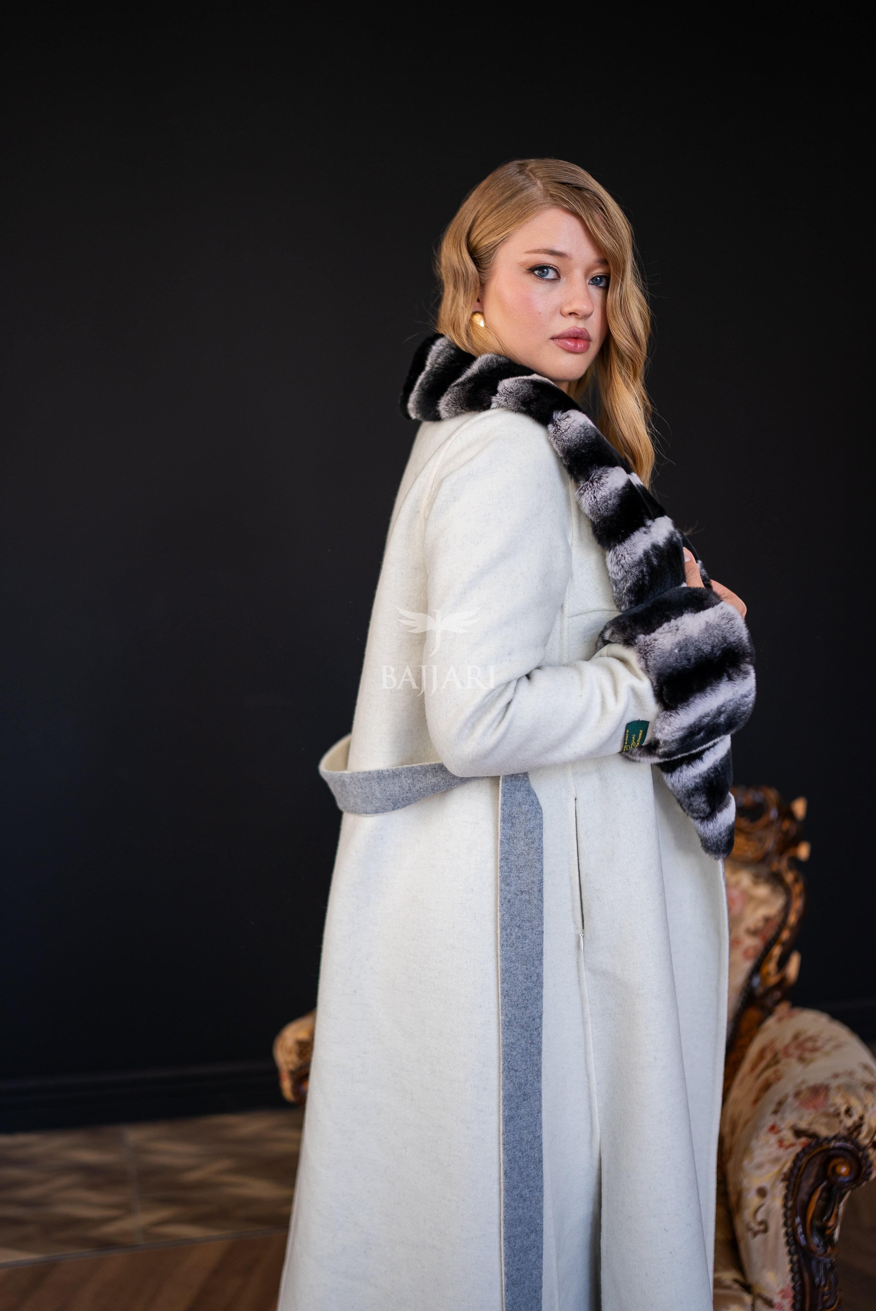 The New Name of Winter Elegance: Fur-Trimmed Alpaca Rabbit Rex -1113 Rex-