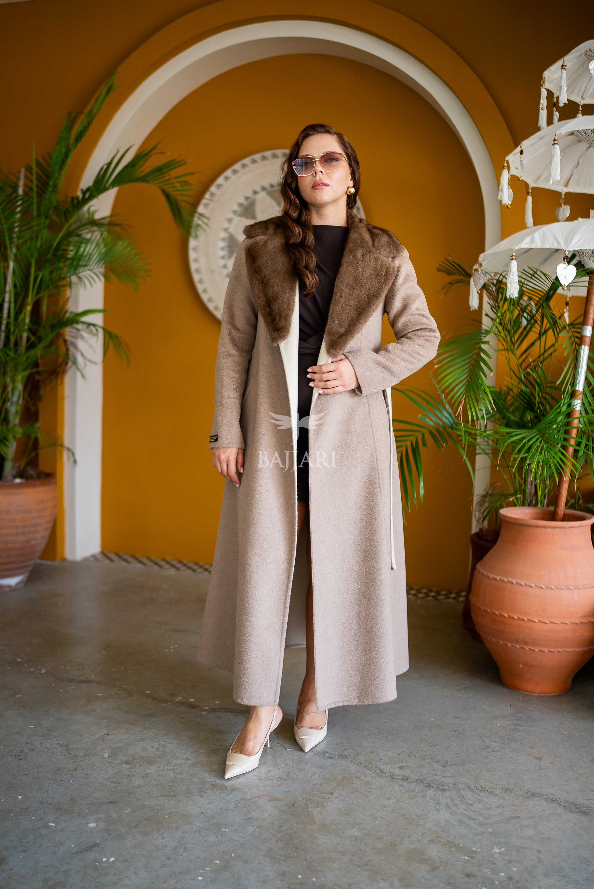 Elegant Women’s Coat with Alpaca Lama Fabric and Mink Fur Collar -9494-