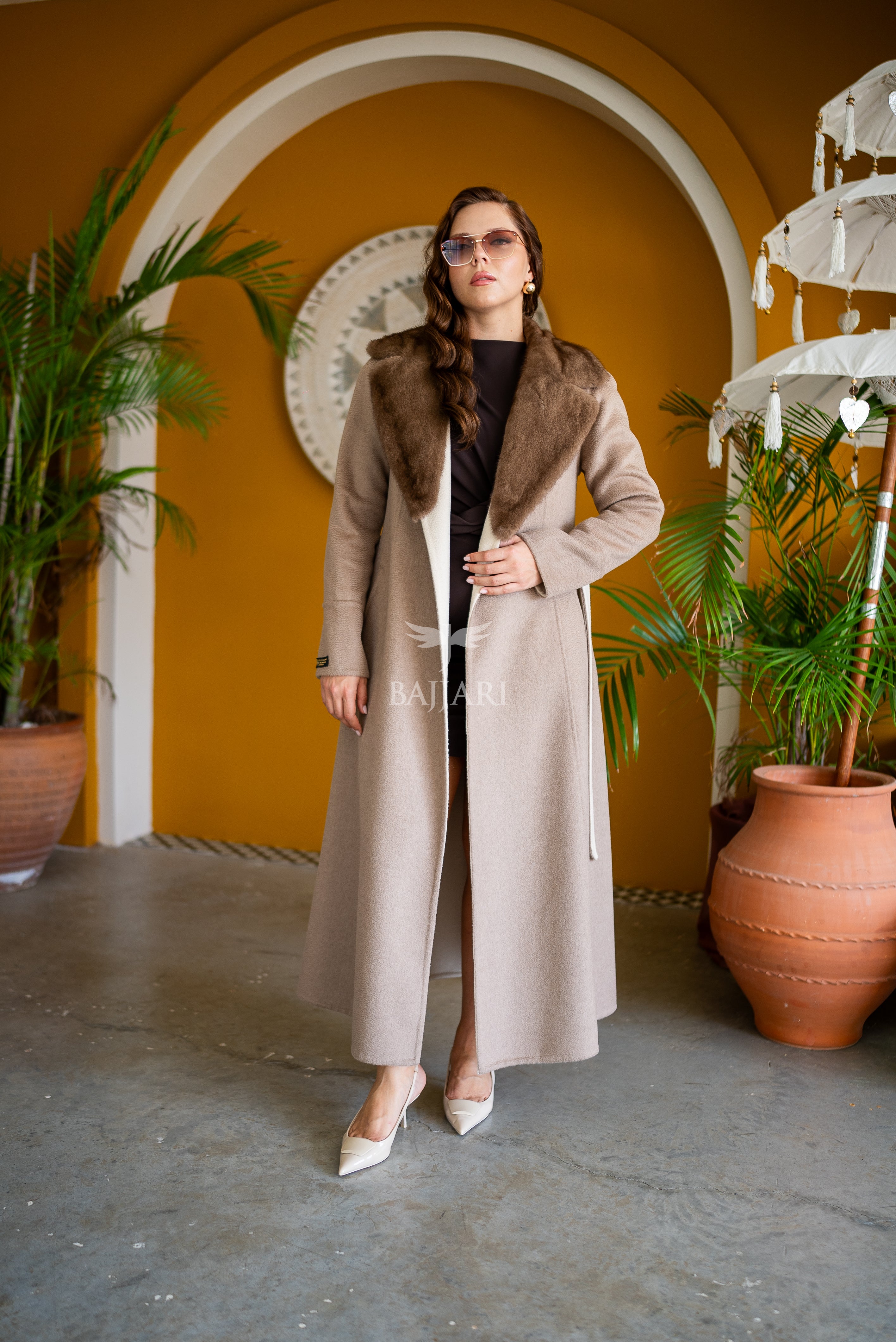 Elegant Women’s Coat with Alpaca Lama Fabric and Mink Fur Collar -9494-
