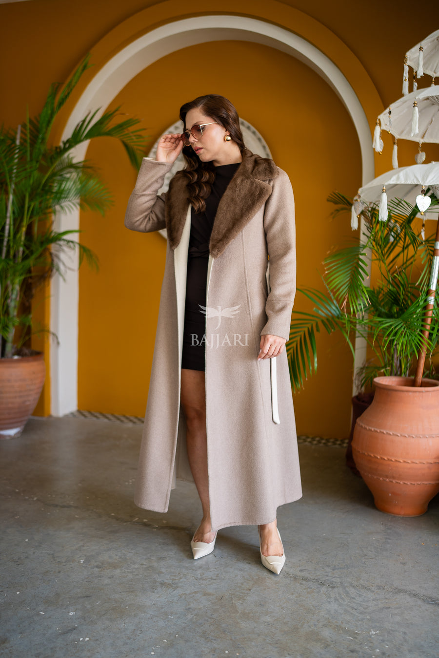Elegant Women’s Coat with Alpaca Lama Fabric and Mink Fur Collar -9494-