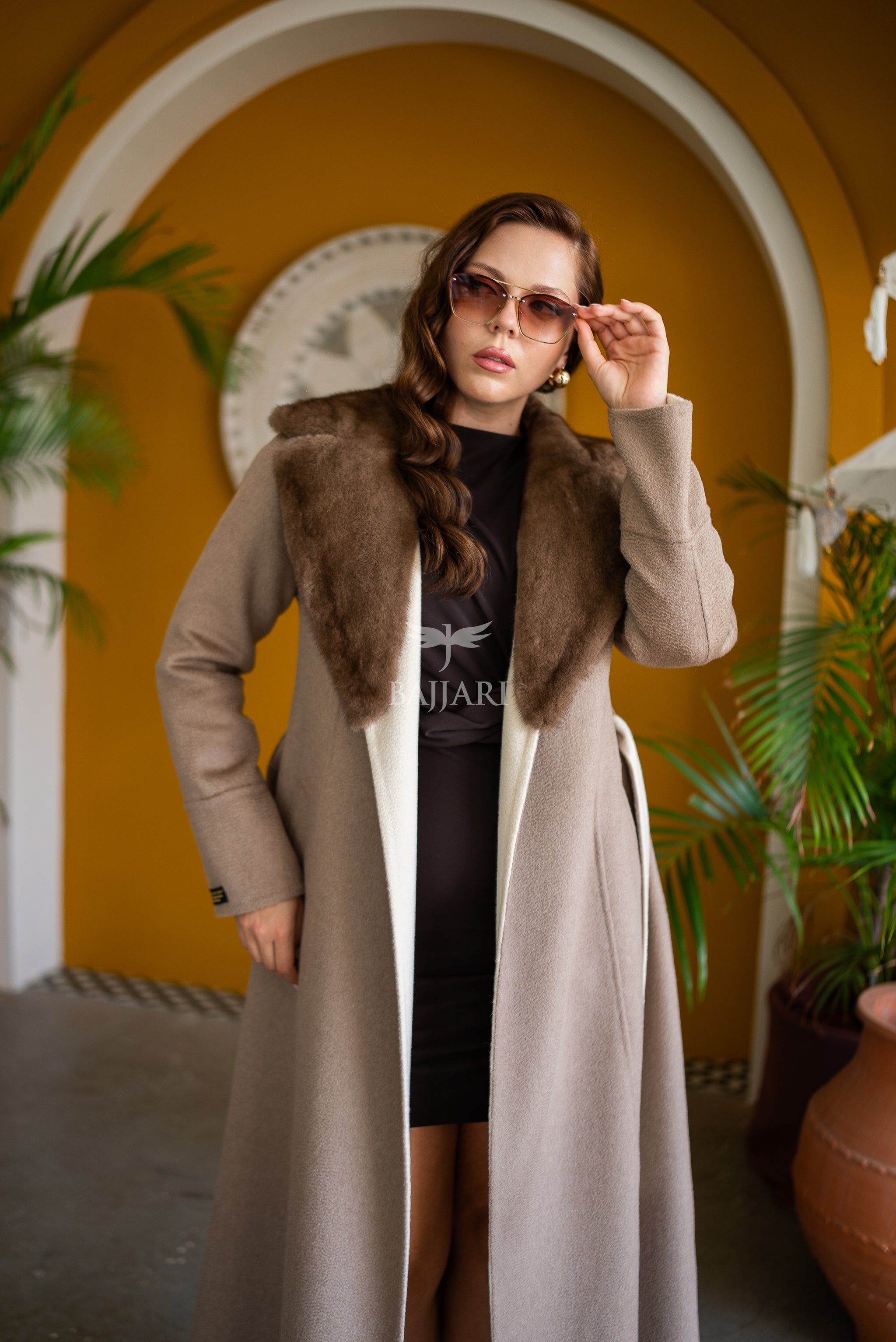 Elegant Women’s Coat with Alpaca Lama Fabric and Mink Fur Collar -9494-
