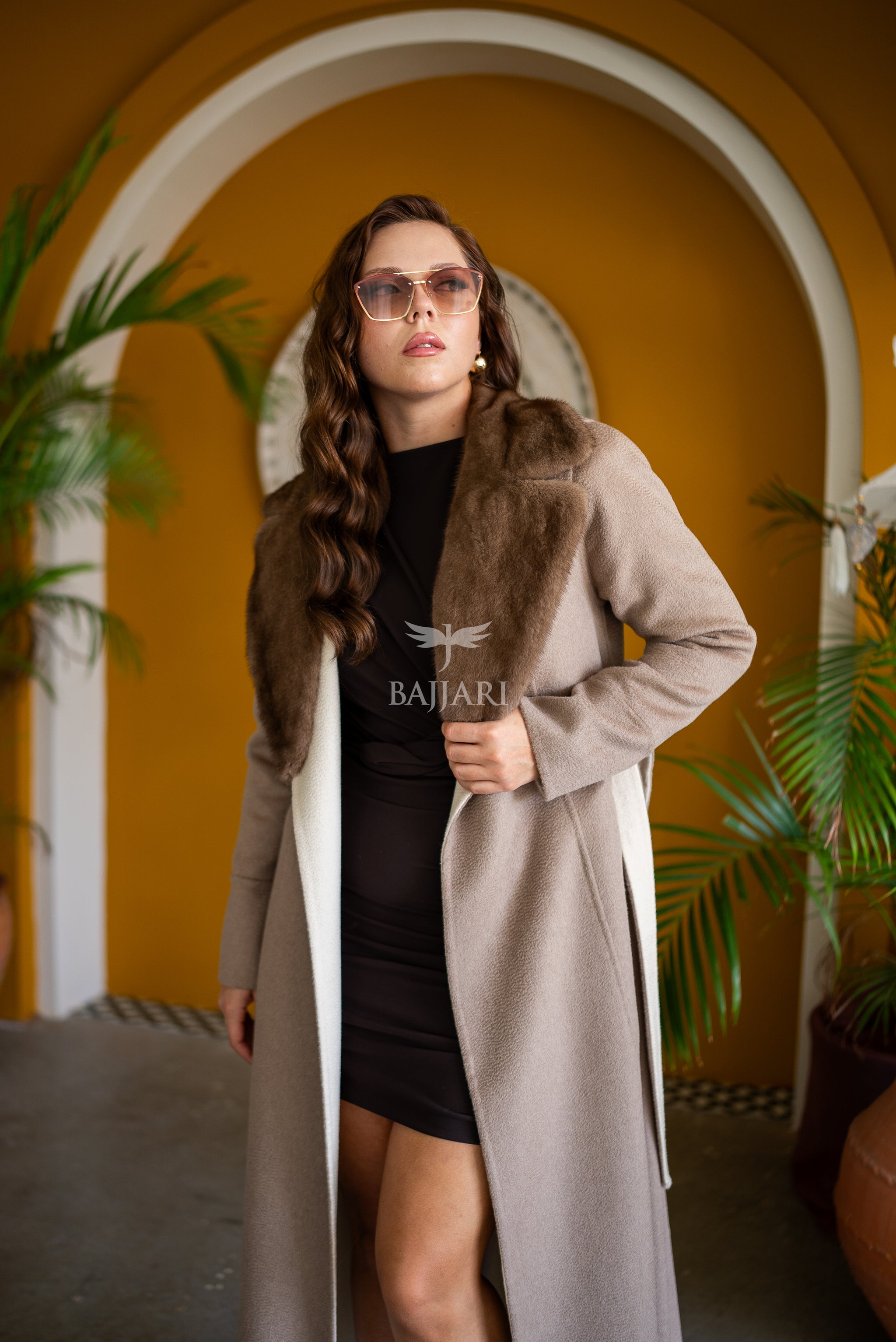 Elegant Women’s Coat with Alpaca Lama Fabric and Mink Fur Collar -9494-