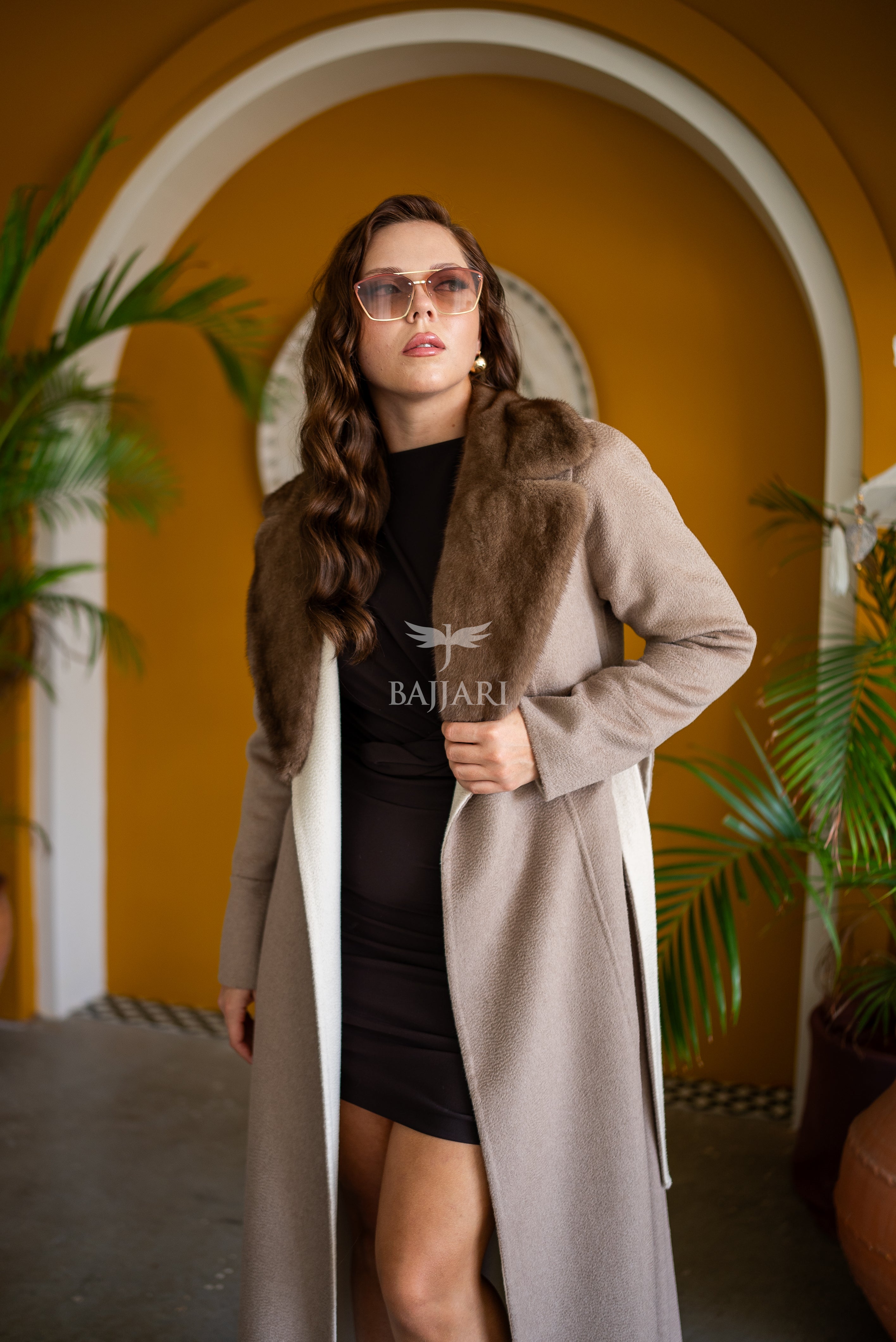 Elegant Women’s Coat with Alpaca Lama Fabric and Mink Fur Collar -9494-