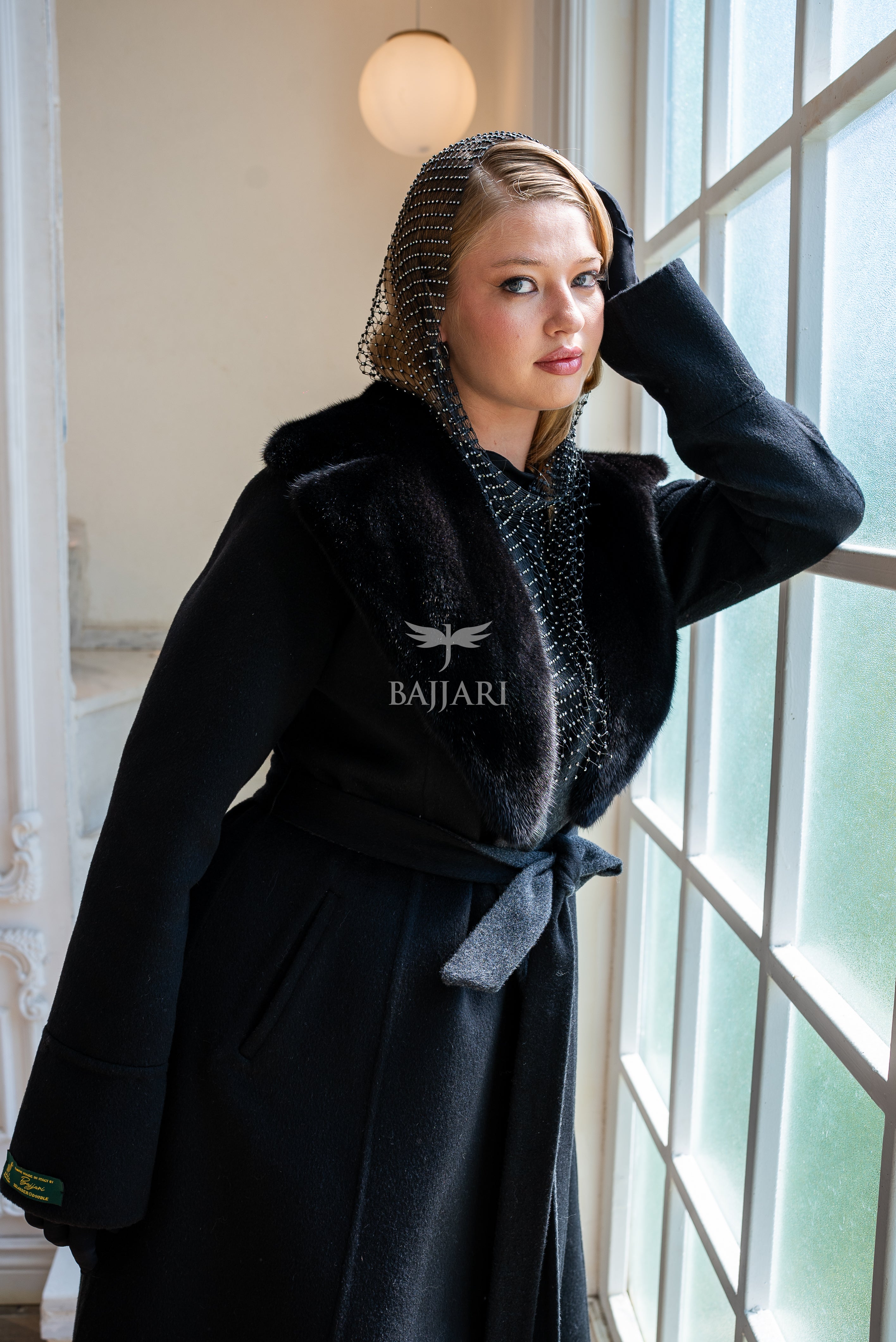 Elegant Women’s Coat with Alpaca Wool Fabric and Mink Fur Collar -9494-