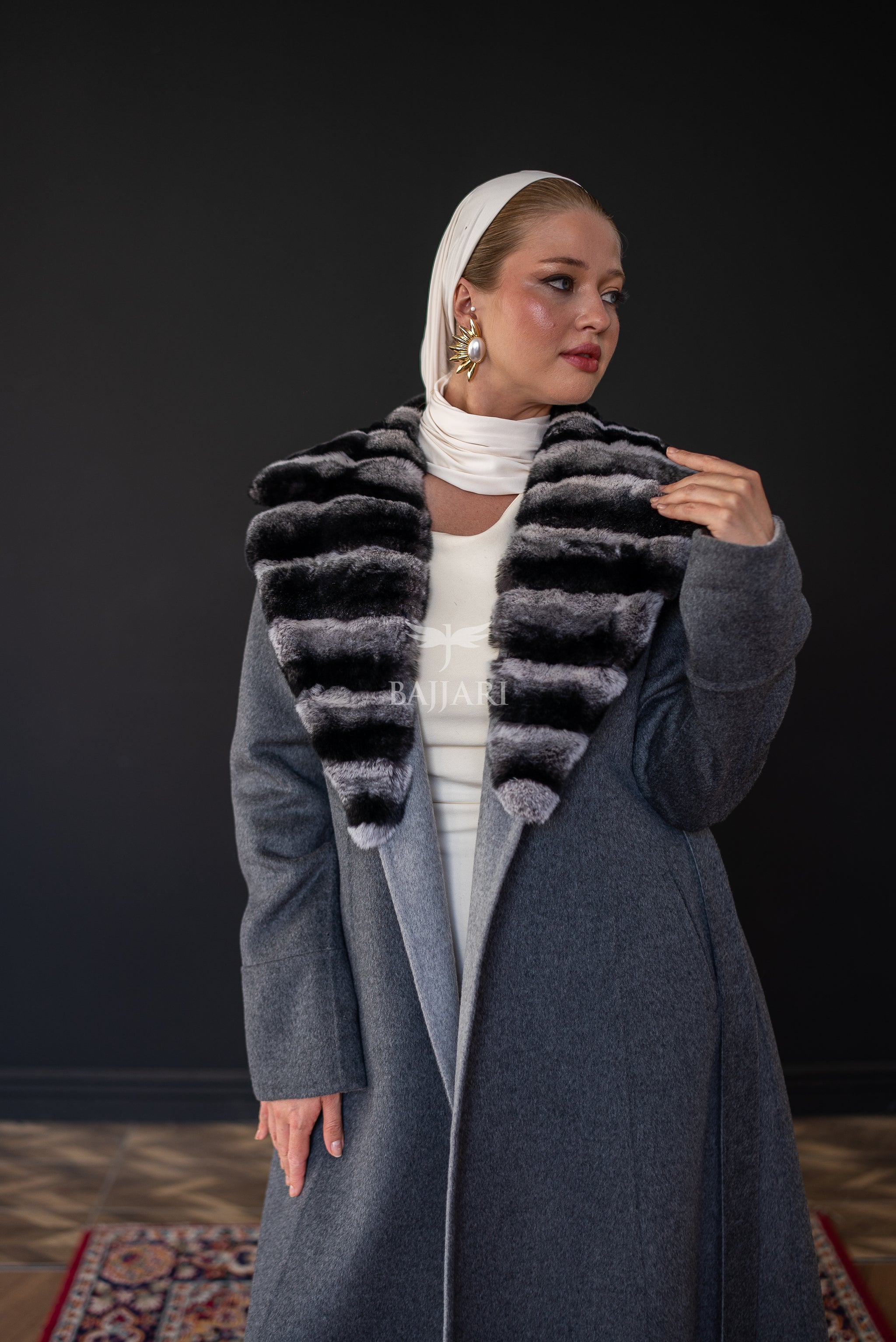 The New Name of Winter Elegance: Fur-Trimmed Alpaca Rabbit Rex -9494 Rex-