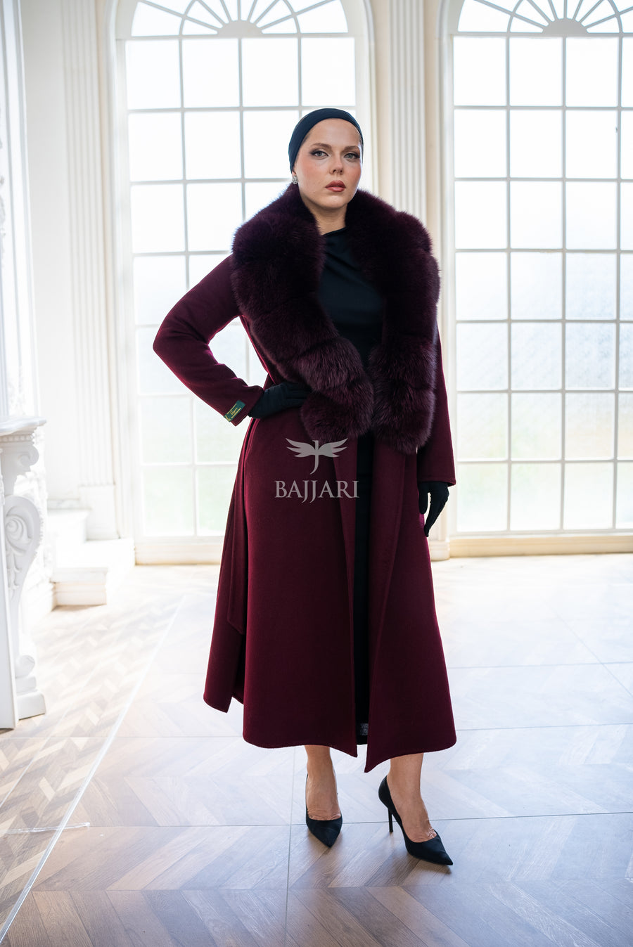 Women's Coat with the Elegance of Luxurious Zibellino Alpaca fabric with Fox Fur Collar Details -1113-