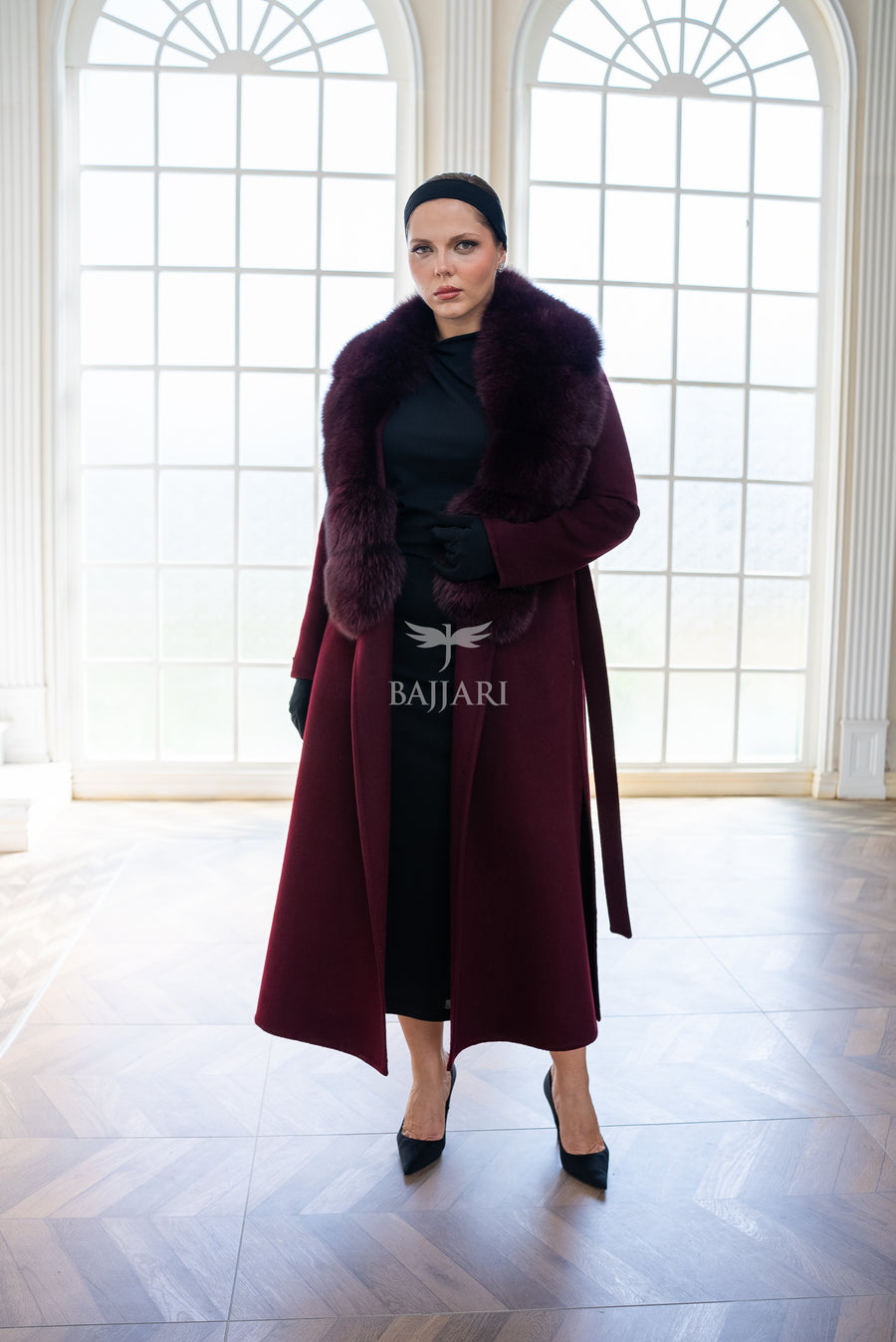 Women's Coat with the Elegance of Luxurious Zibellino Alpaca fabric with Fox Fur Collar Details -1113-