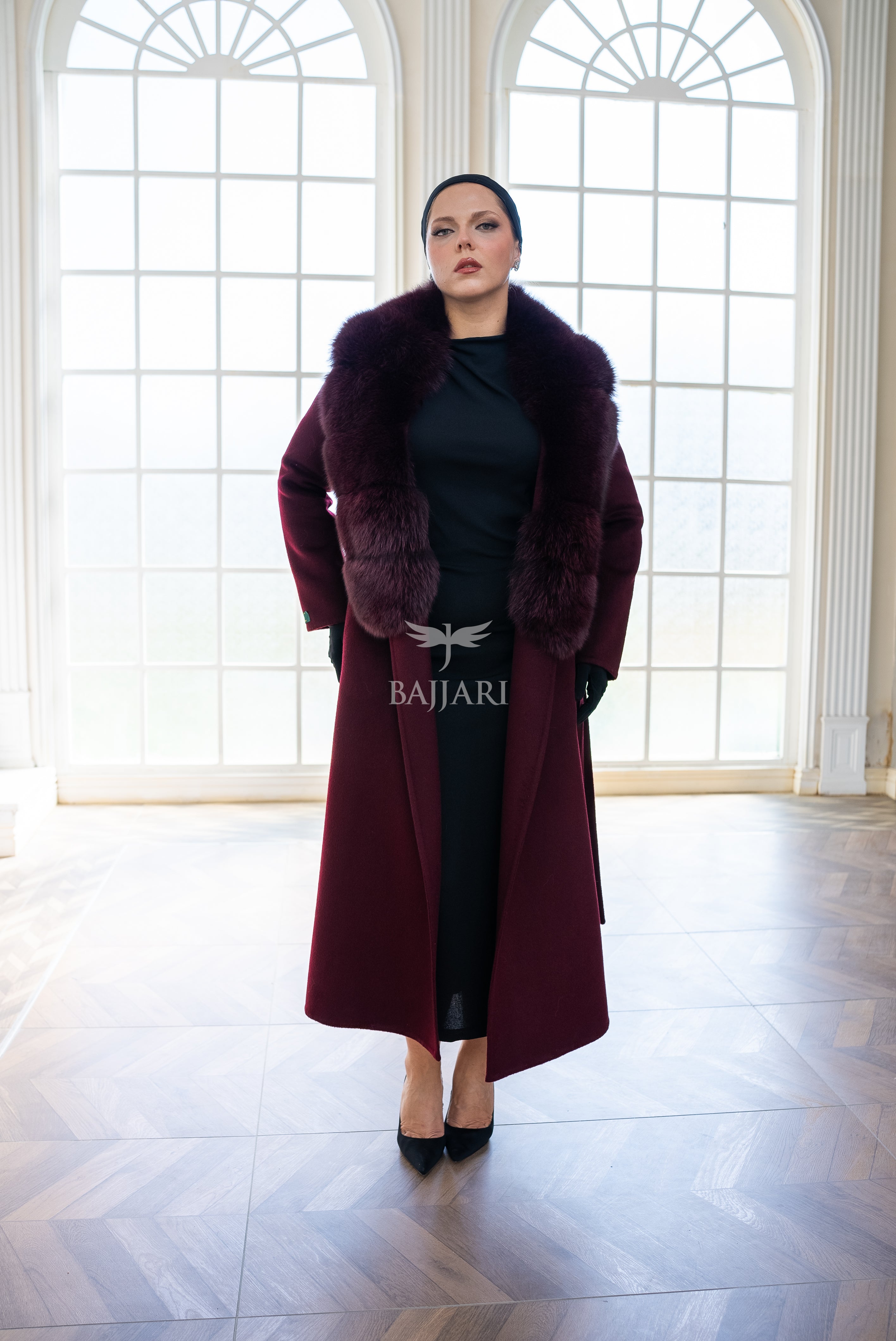 Women's Coat with the Elegance of Luxurious Zibellino Alpaca fabric with Fox Fur Collar Details -1113-