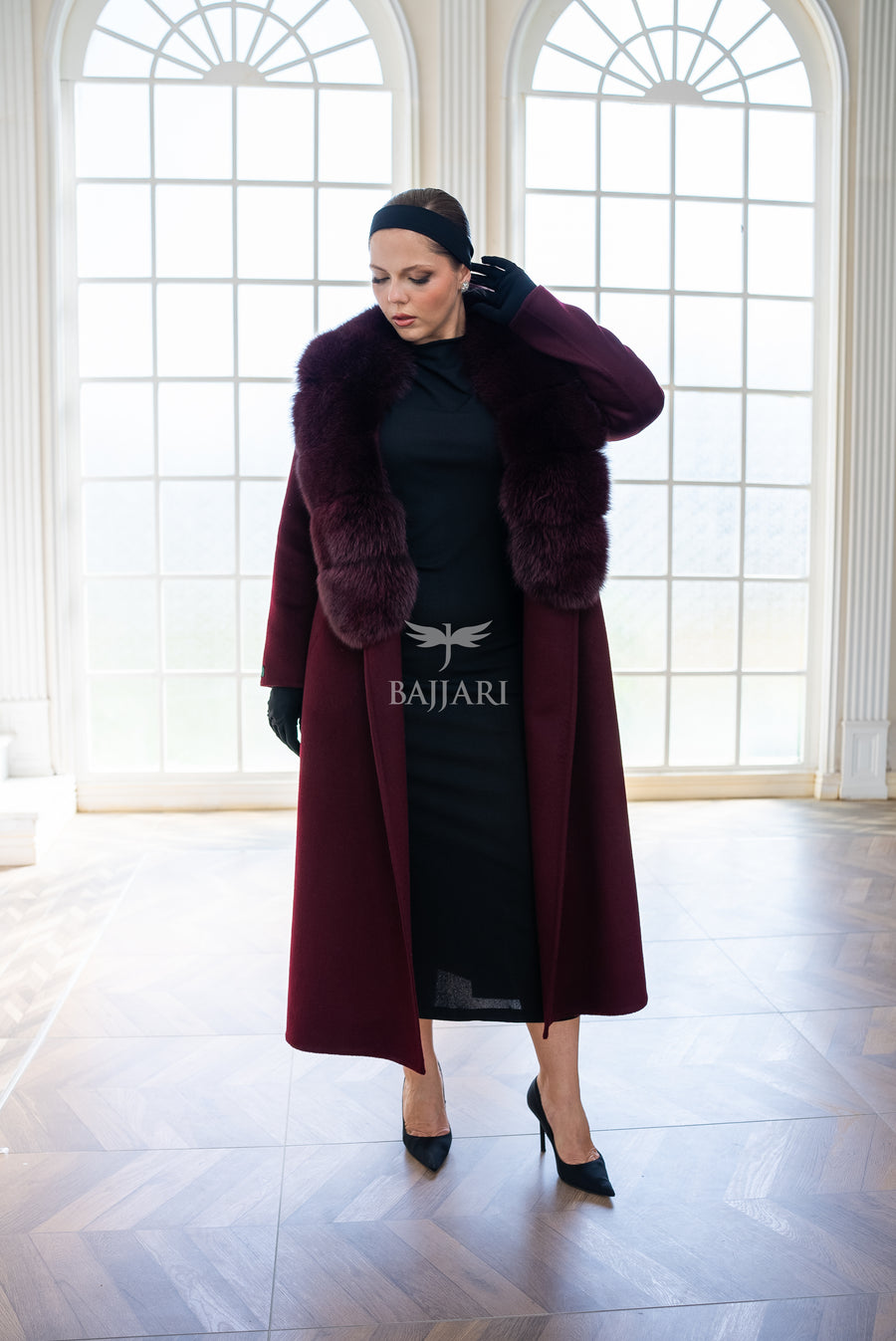 Women's Coat with the Elegance of Luxurious Zibellino Alpaca fabric with Fox Fur Collar Details -1113-