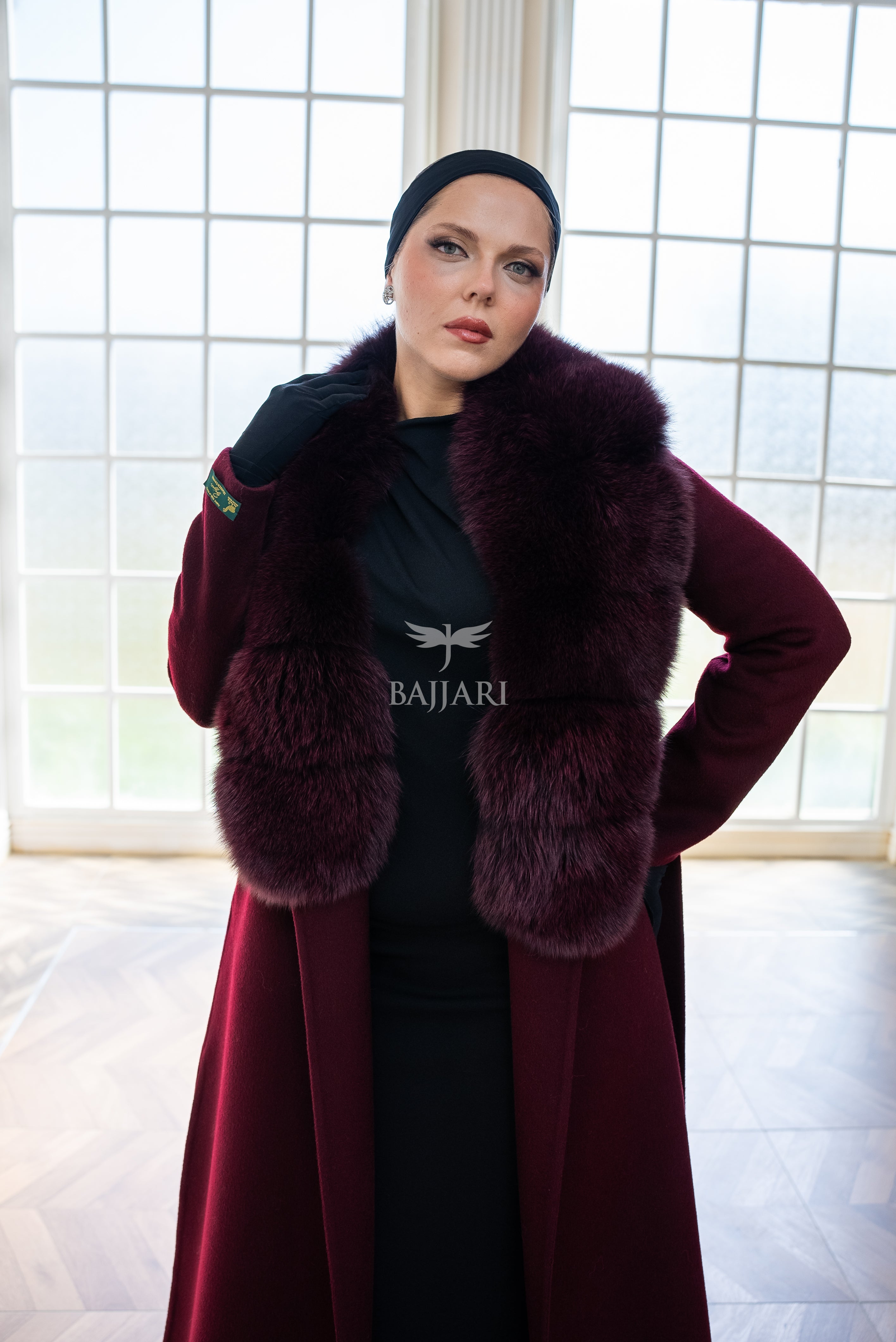 Women's Coat with the Elegance of Luxurious Zibellino Alpaca fabric with Fox Fur Collar Details -1113-