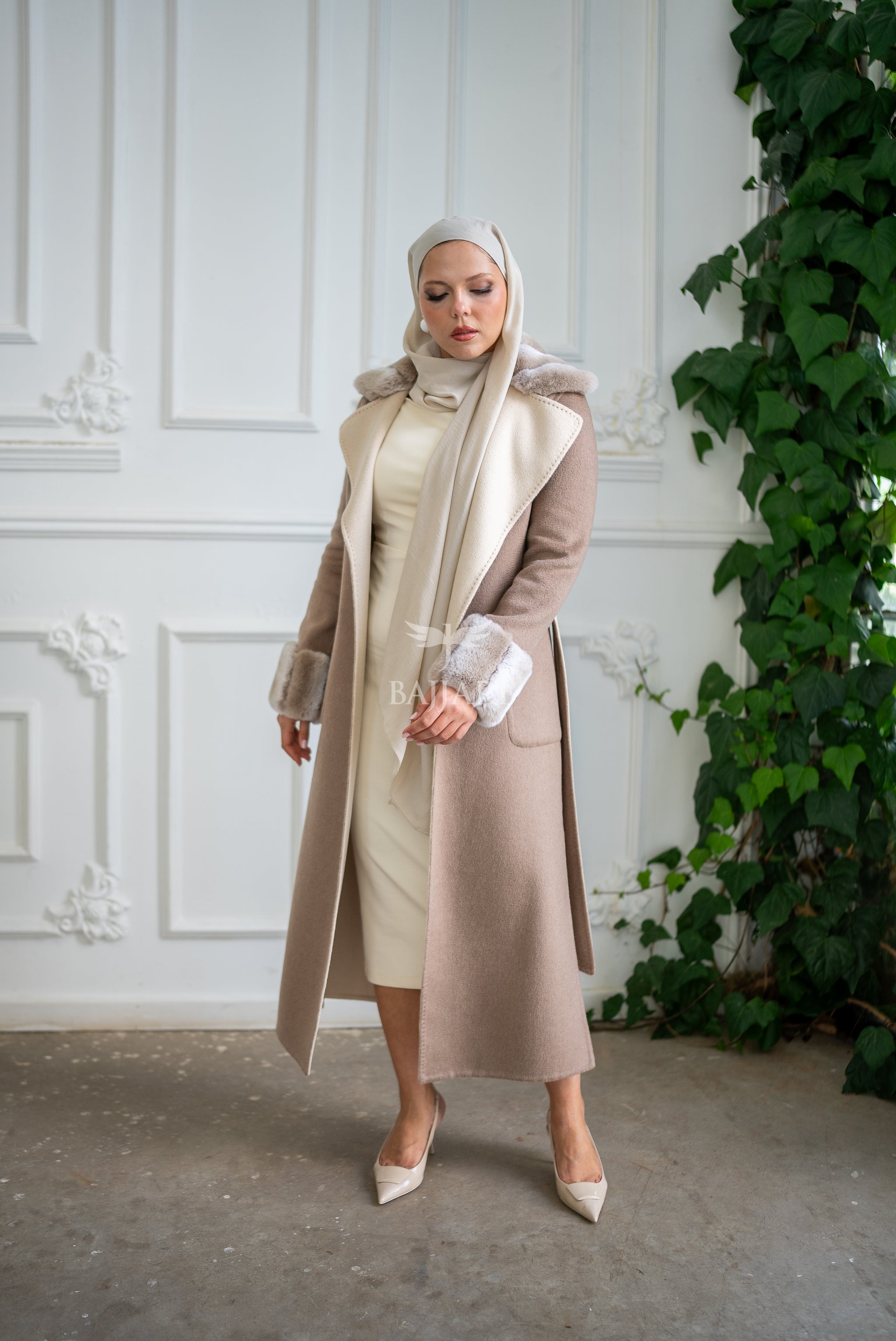 Zibellino Alpaca Fabric | Rabbit Rex Fur Collar and Sleeves & Cuff Detail | Slit Skirt Cut -1090
