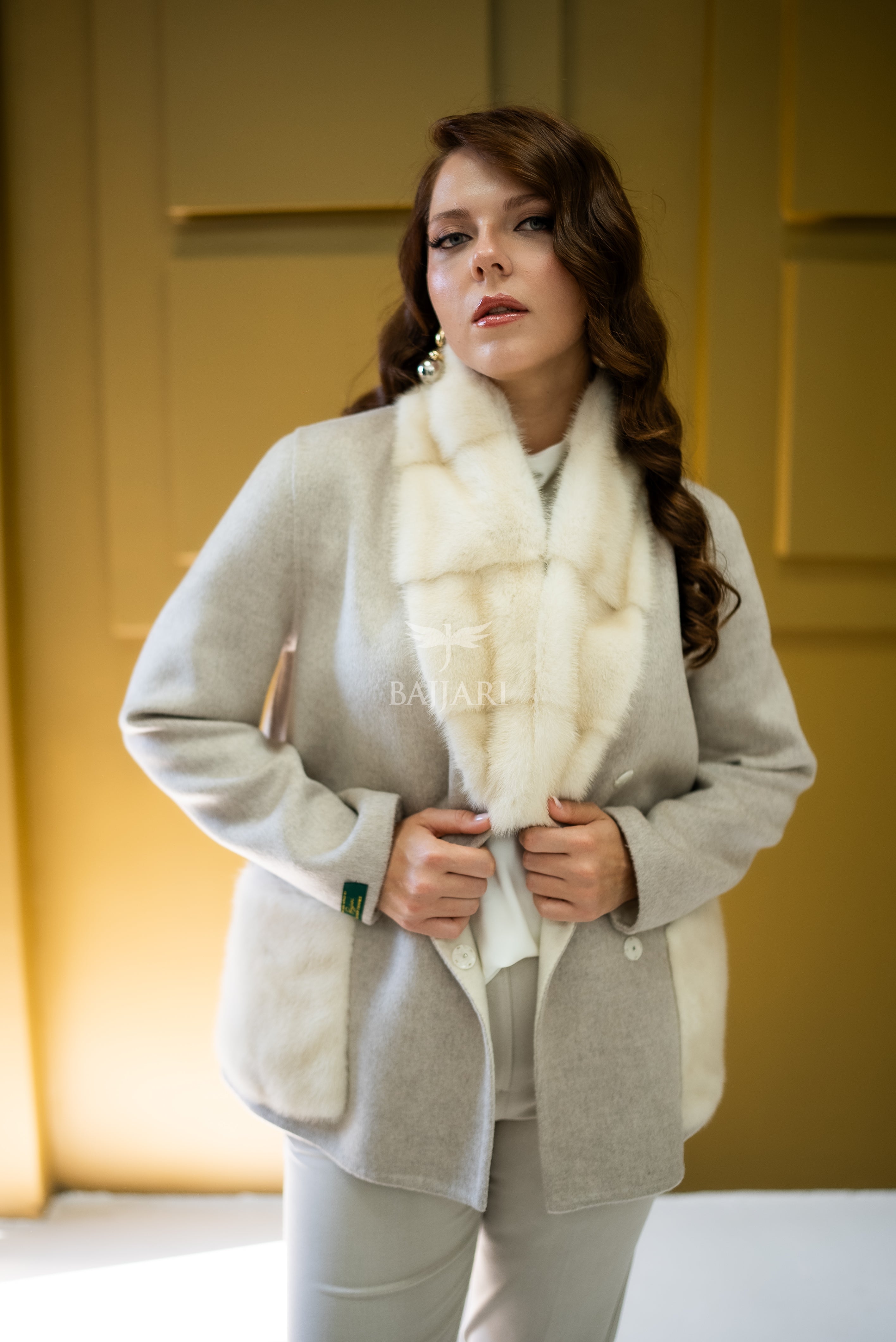 Elegant Harmony of Alpaca Fabric & Mink Fur -9561-