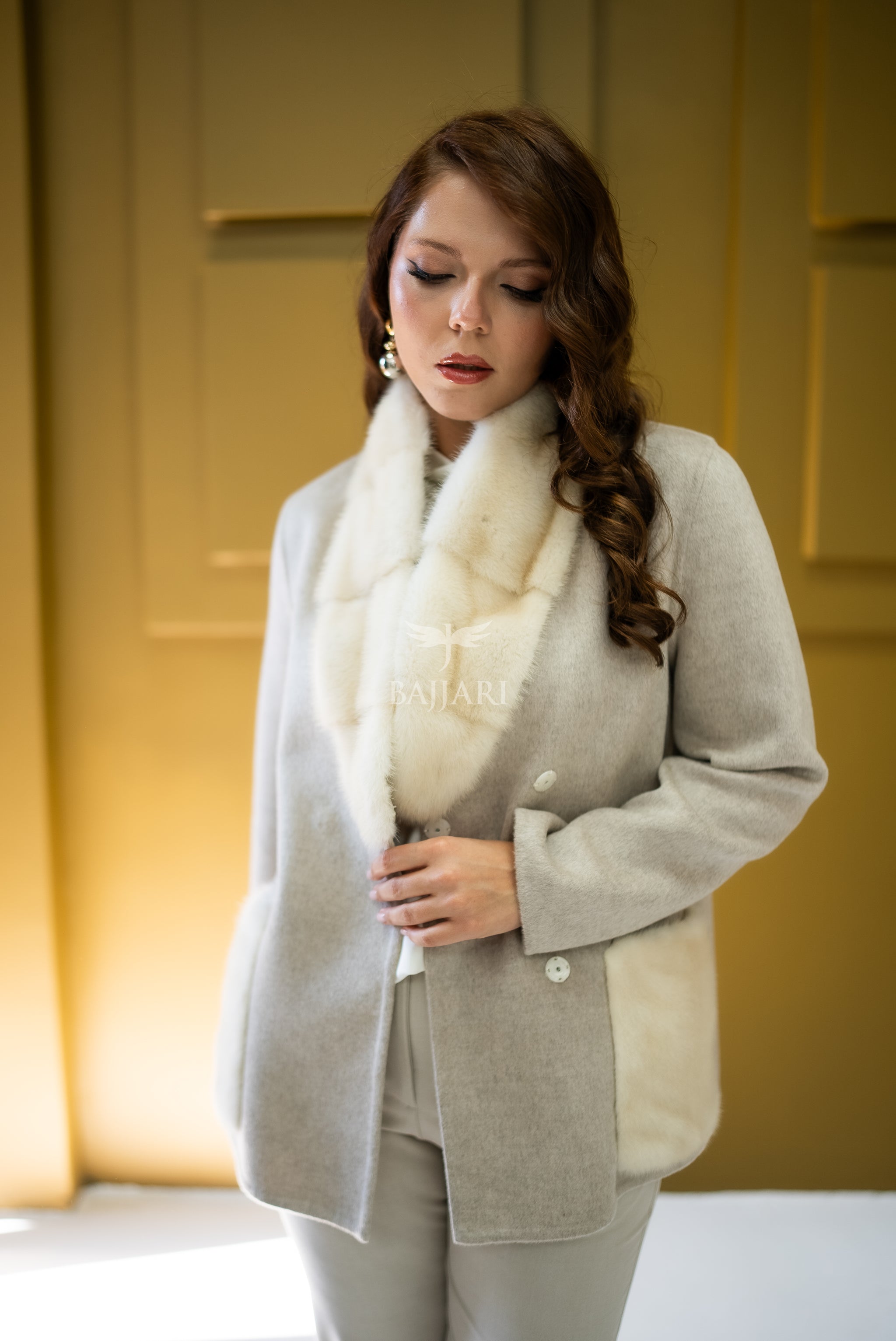 Elegant Harmony of Alpaca Fabric & Mink Fur -9561-