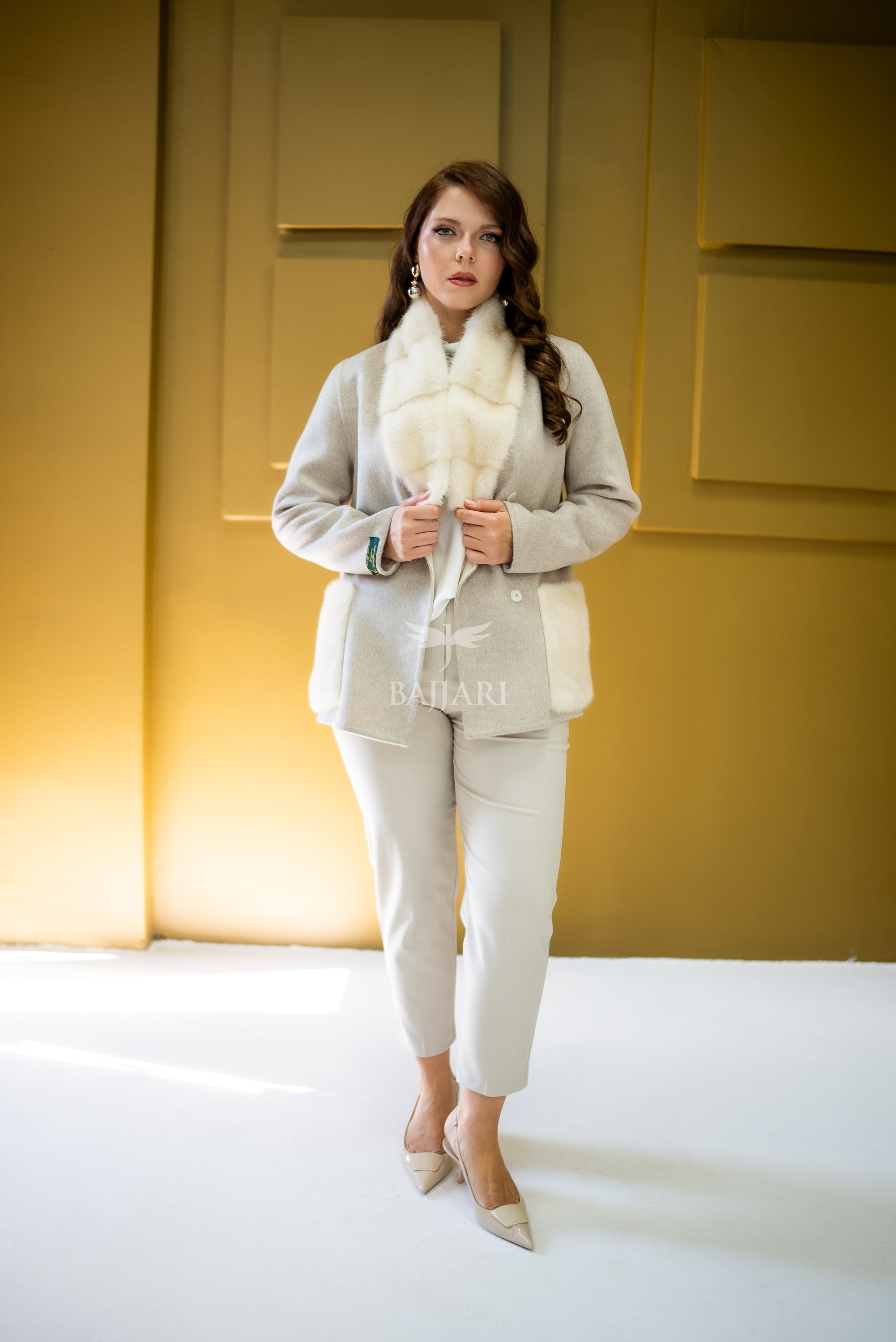 Elegant Harmony of Alpaca Fabric & Mink Fur -9561-