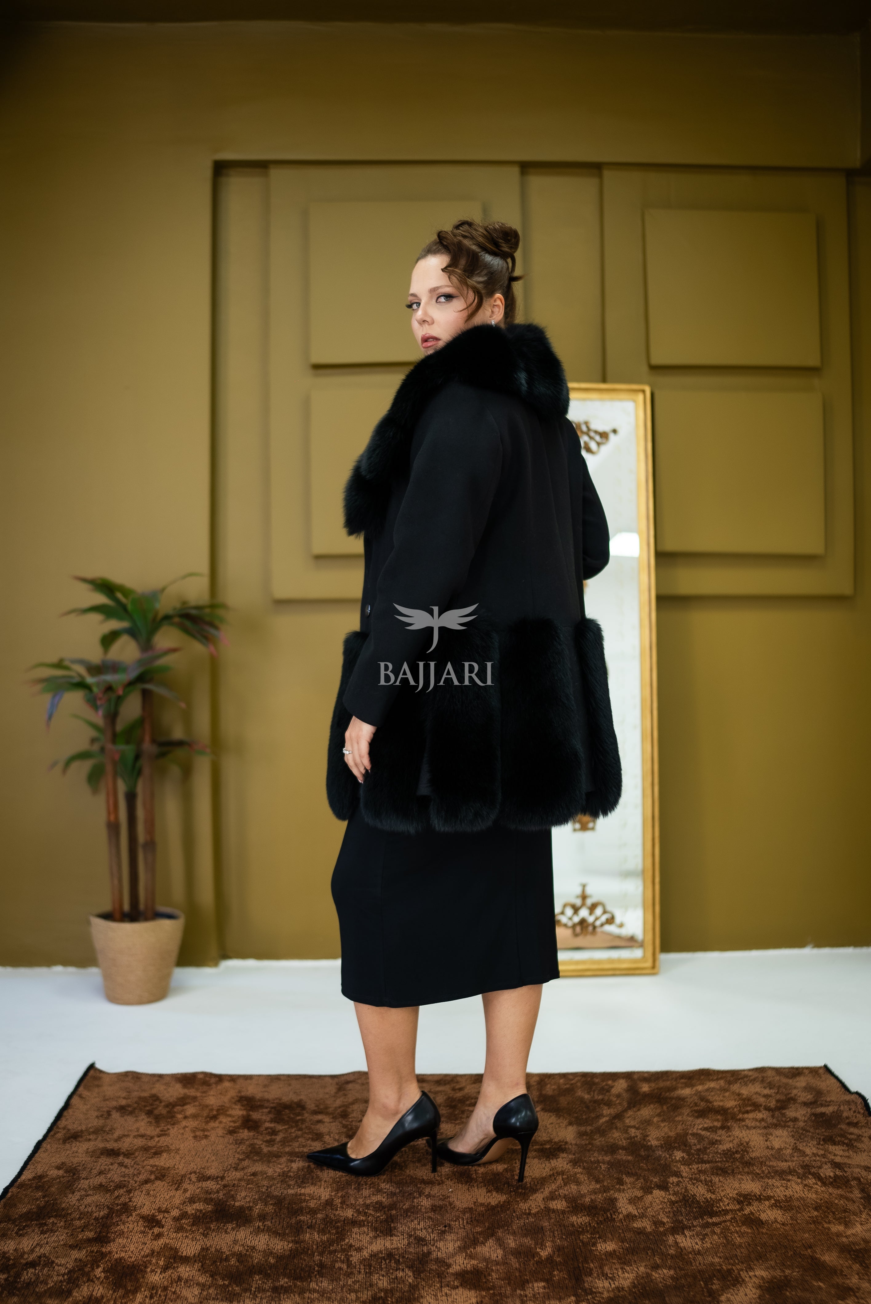 Women's Coat Offering the Elegance of Luxurious Alpaca Fabric with Fox Fur Collar and Fox Fur Trim Details on the Hem -1293-