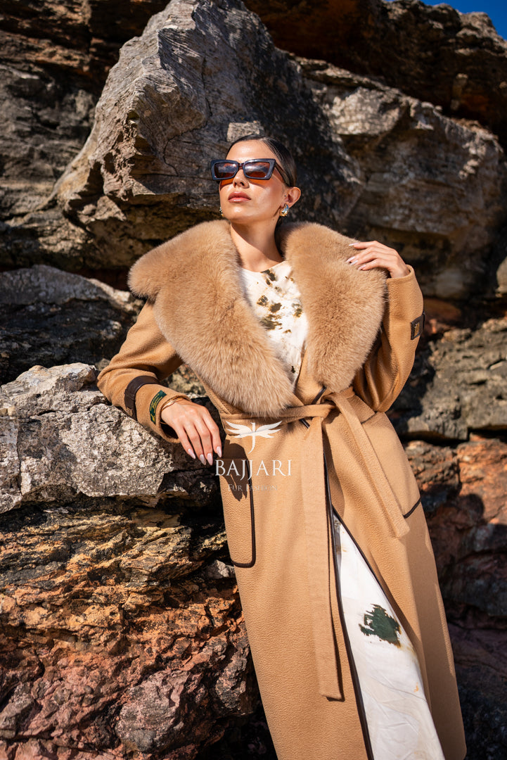 Elegant Design with Alpaca Lama Wool, Fox Fur Collar, and Leather Details -9452-