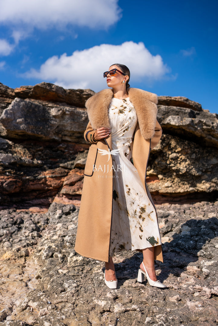 Elegant Design with Alpaca Lama Wool, Fox Fur Collar, and Leather Details -9452-