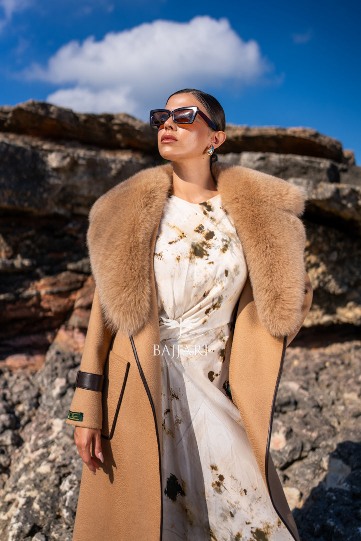 Elegant Design with Alpaca Lama Wool, Fox Fur Collar, and Leather Details -9452-