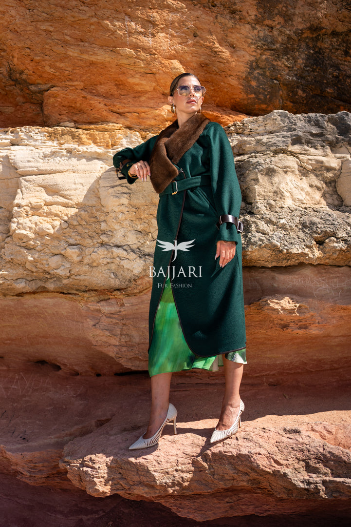 Exquisite Alpaca Design Adorned with Mink Fur and Leather Trim -9502-