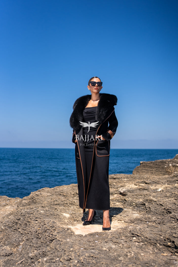 Elegant Design with Alpaca Lama Wool, Fox Fur Collar, and Leather Details -9452-