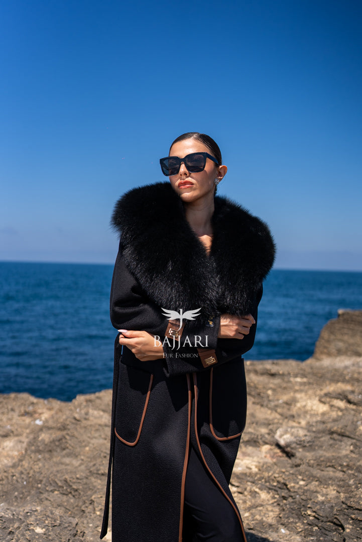 Elegant Design with Alpaca Lama Wool, Fox Fur Collar, and Leather Details -9452-