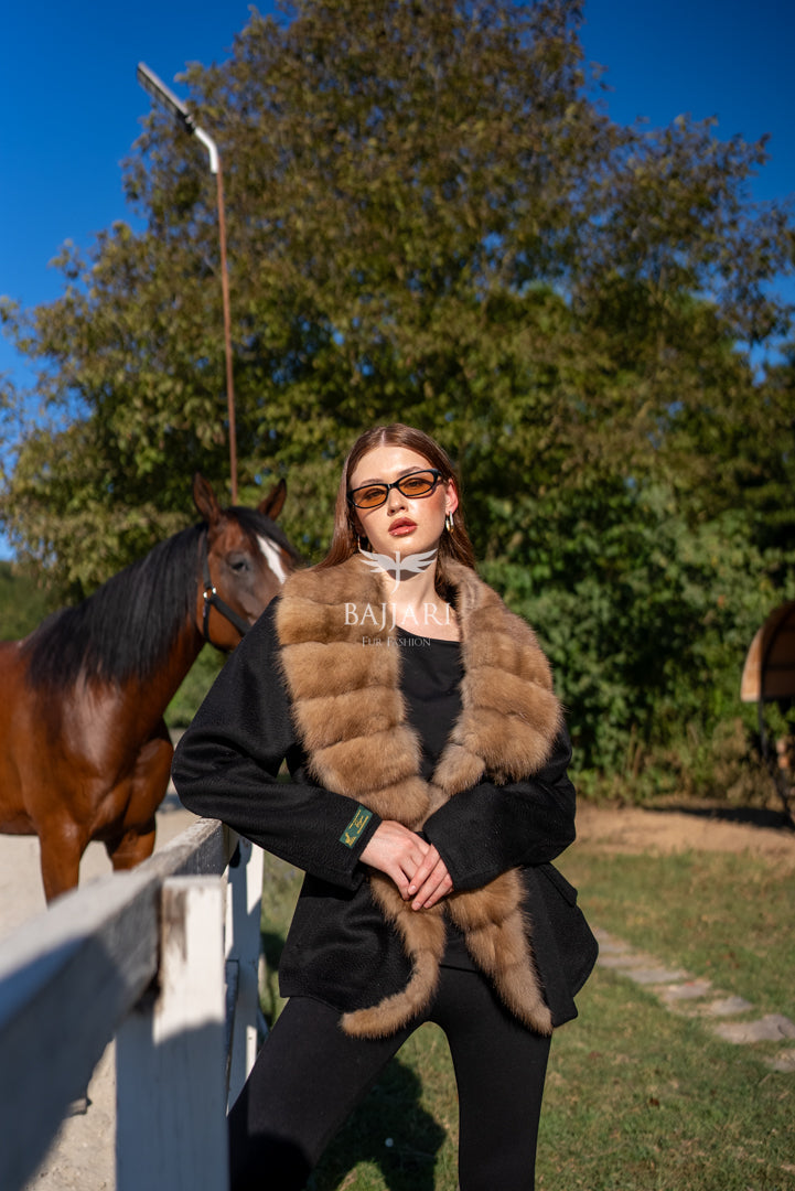 Short Jacket with Sable Fur Details in Alpaca Wool -9428-