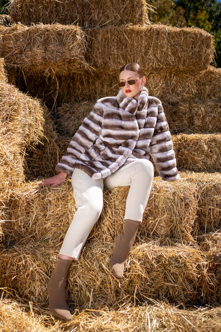Elegant Women’s Rabbit Fur Coat with Baby Collar