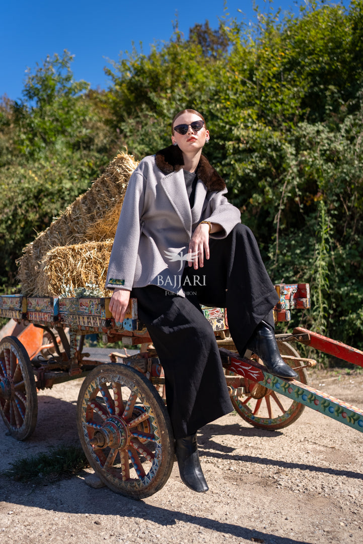 Elegant Women’s Coat with Alpaca Lama Fabric and Mink Fur Collar -9434-