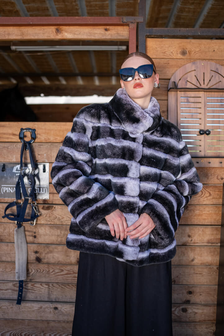 Elegant Women’s Rabbit Fur Coat with Baby Collar