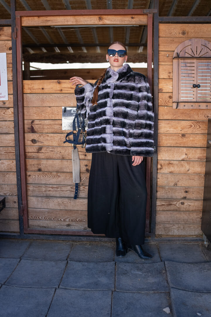 Elegant Women’s Rabbit Fur Coat with Baby Collar
