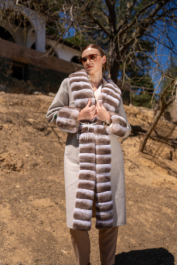 The New Name of Winter Elegance: Fur-Trimmed Alpaca Rabbit Rex -8060-