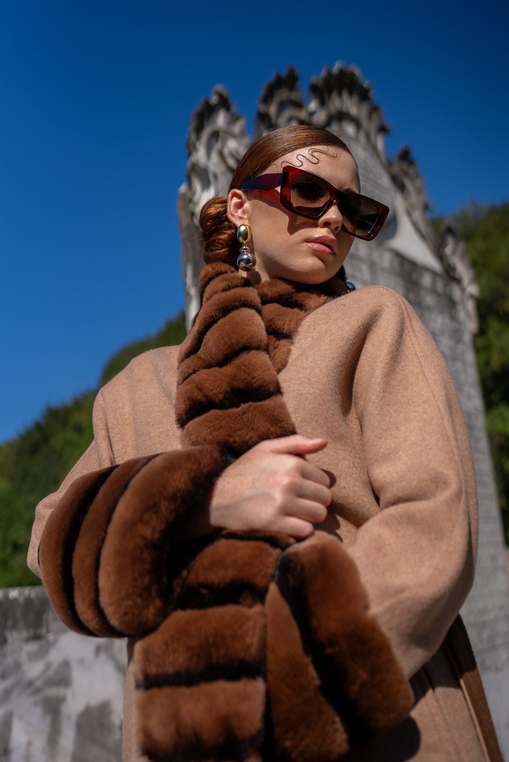 The New Name of Winter Elegance: Fur-Trimmed Alpaca Abaya -9486-