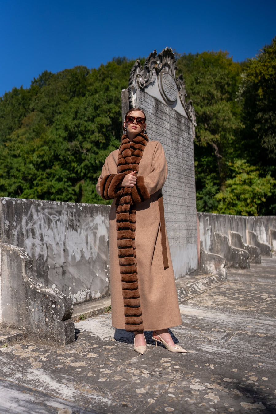 The New Name of Winter Elegance: Fur-Trimmed Alpaca Abaya -9486-